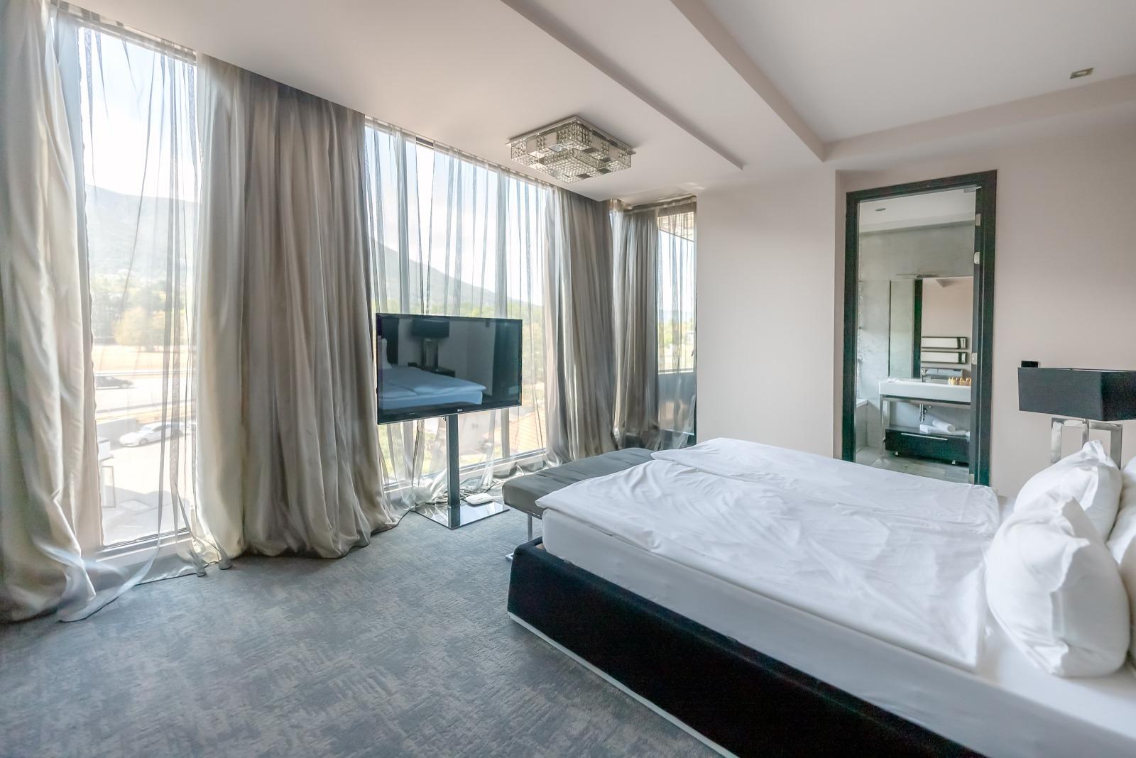 Apartments For Sale 3-Room, Sofia, Manastirski Livadi