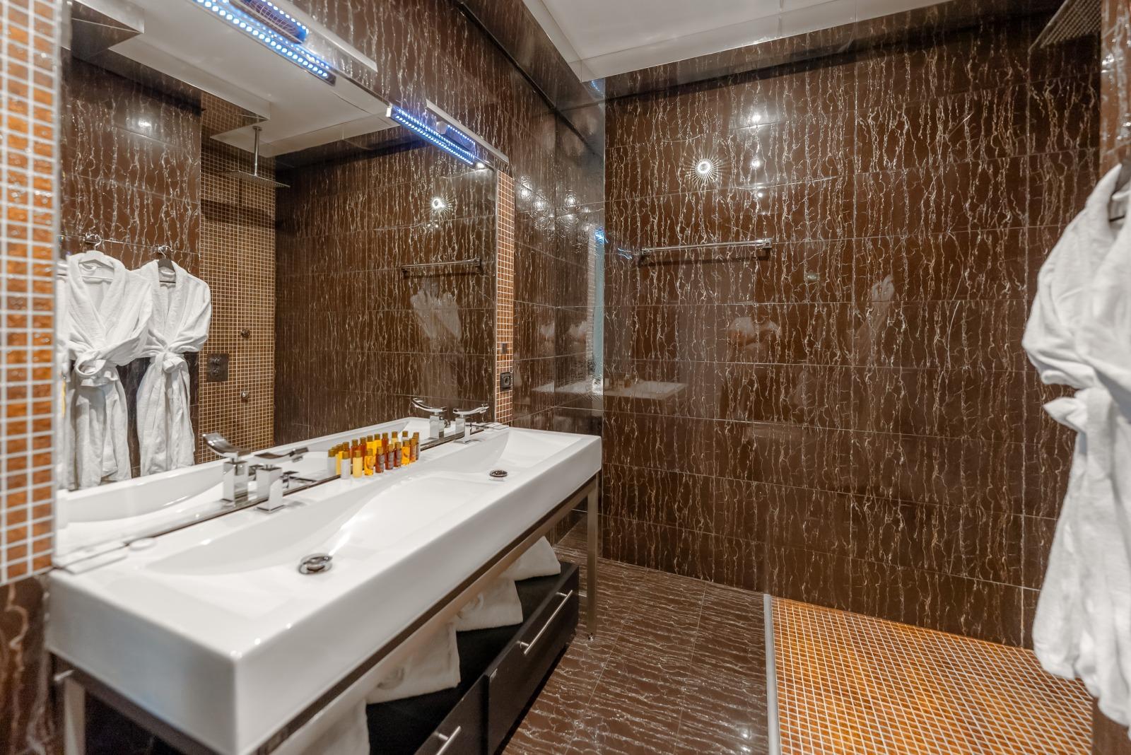 Apartments For Sale 3-Room, Sofia, Manastirski Livadi