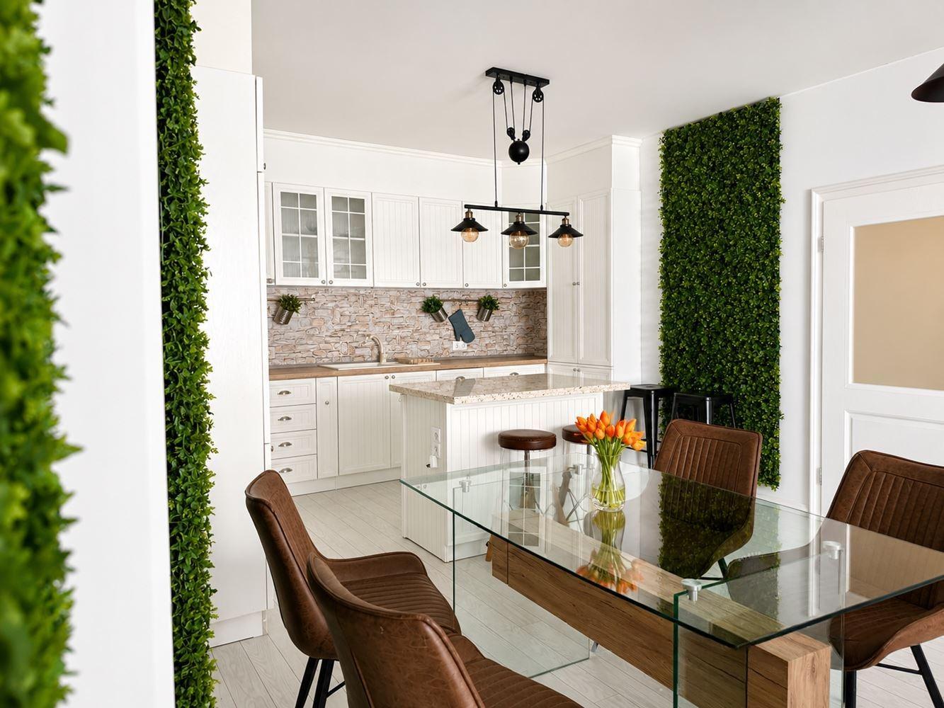 Apartments For Sale 3-Room, Varna, Center