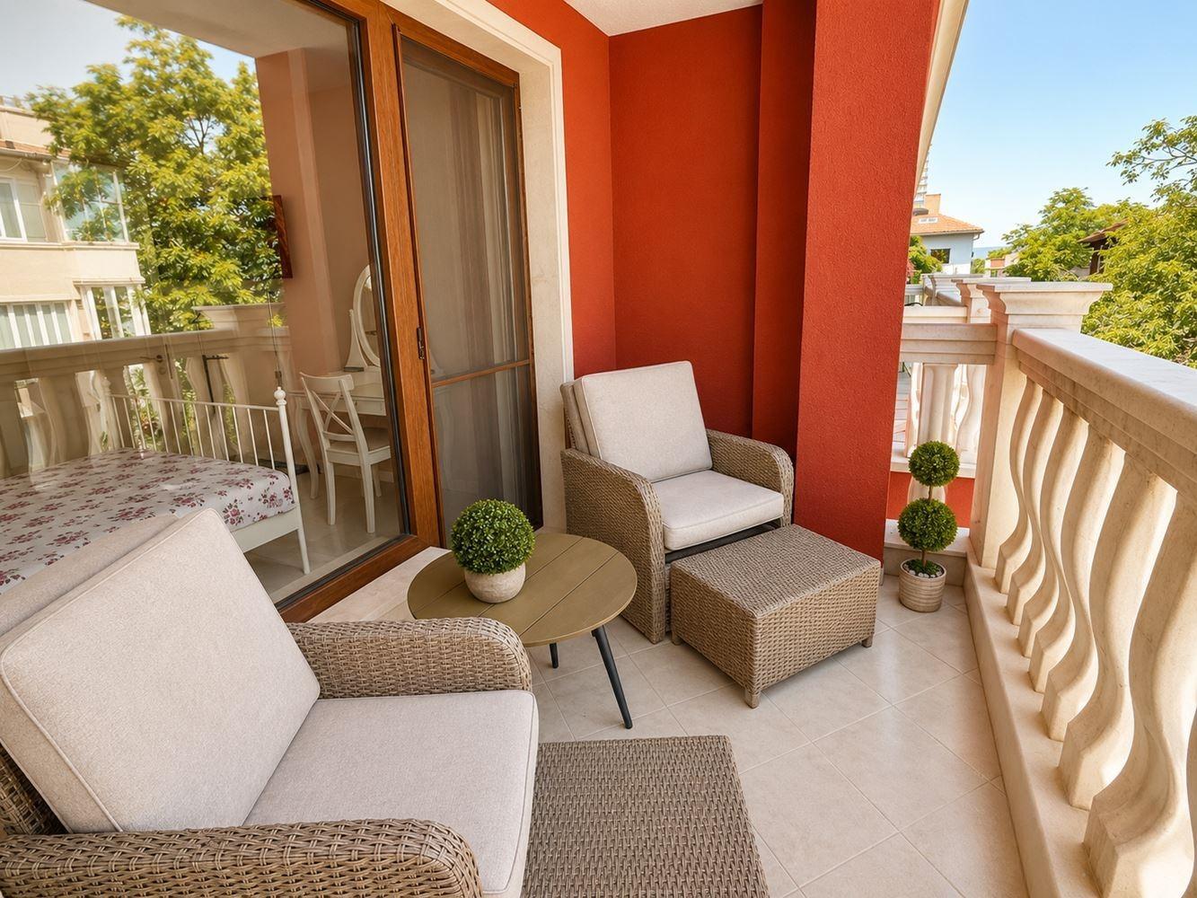 Apartments For Sale 3-Room, Varna, Center