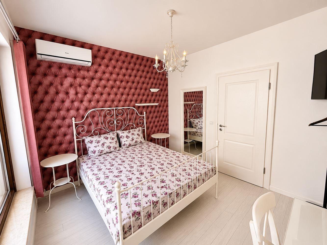 Apartments For Sale 3-Room, Varna, Center