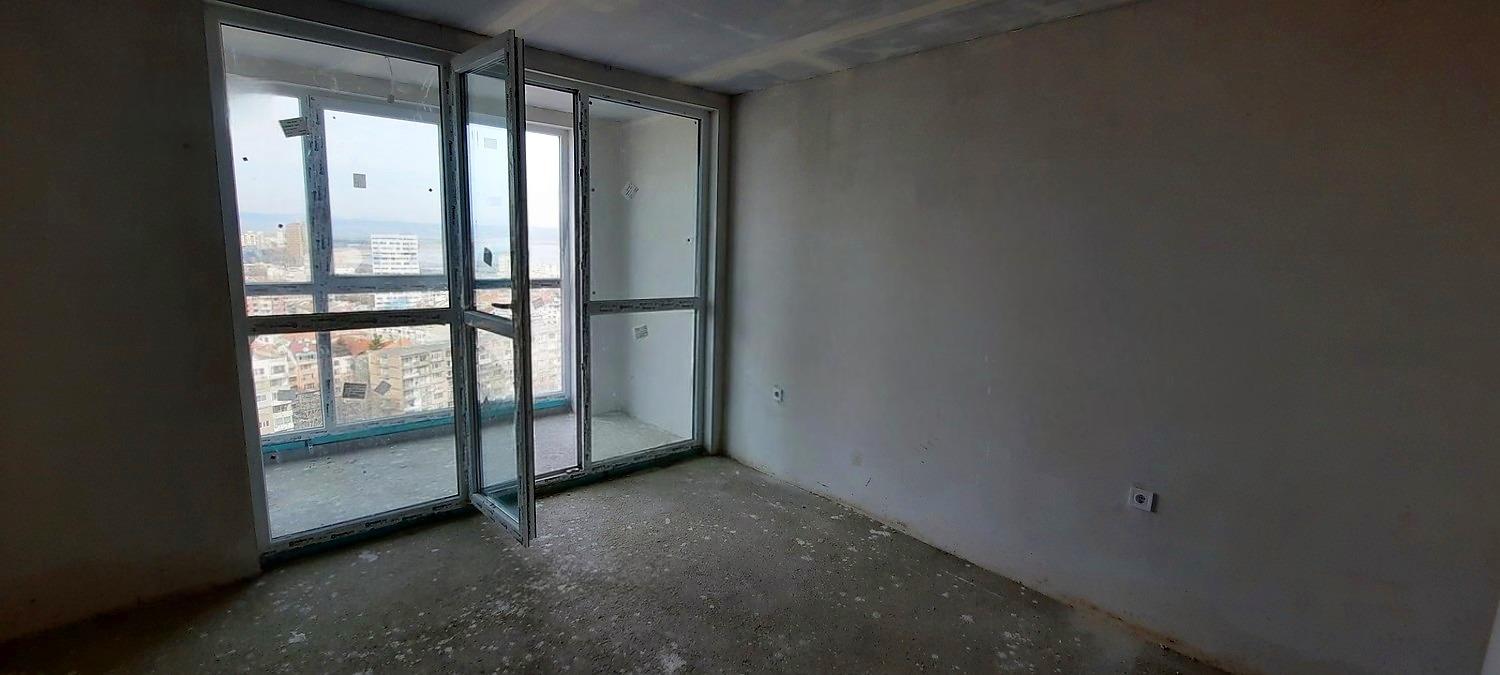 Apartments For Sale 4-Room, Burgas, Bratya Miladinovi