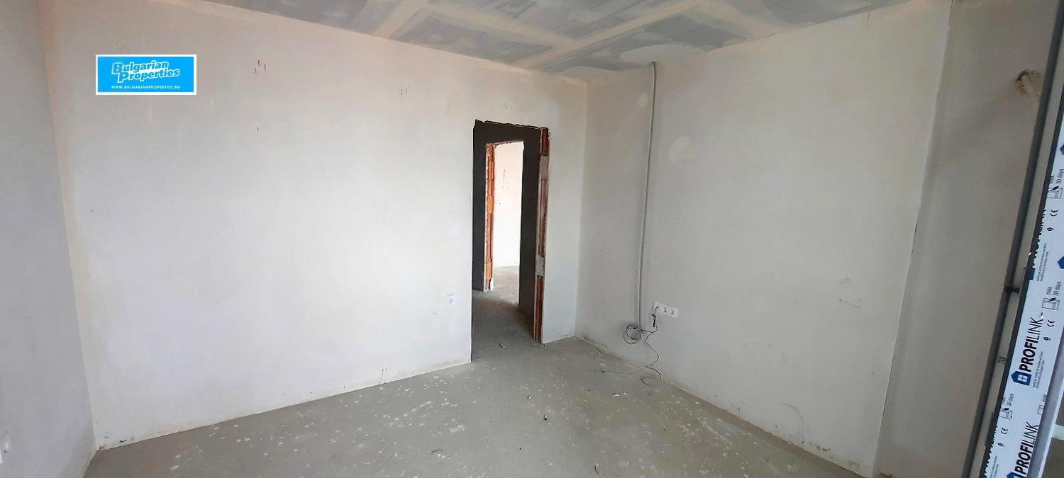Apartments For Sale 4-Room, Burgas, Bratya Miladinovi