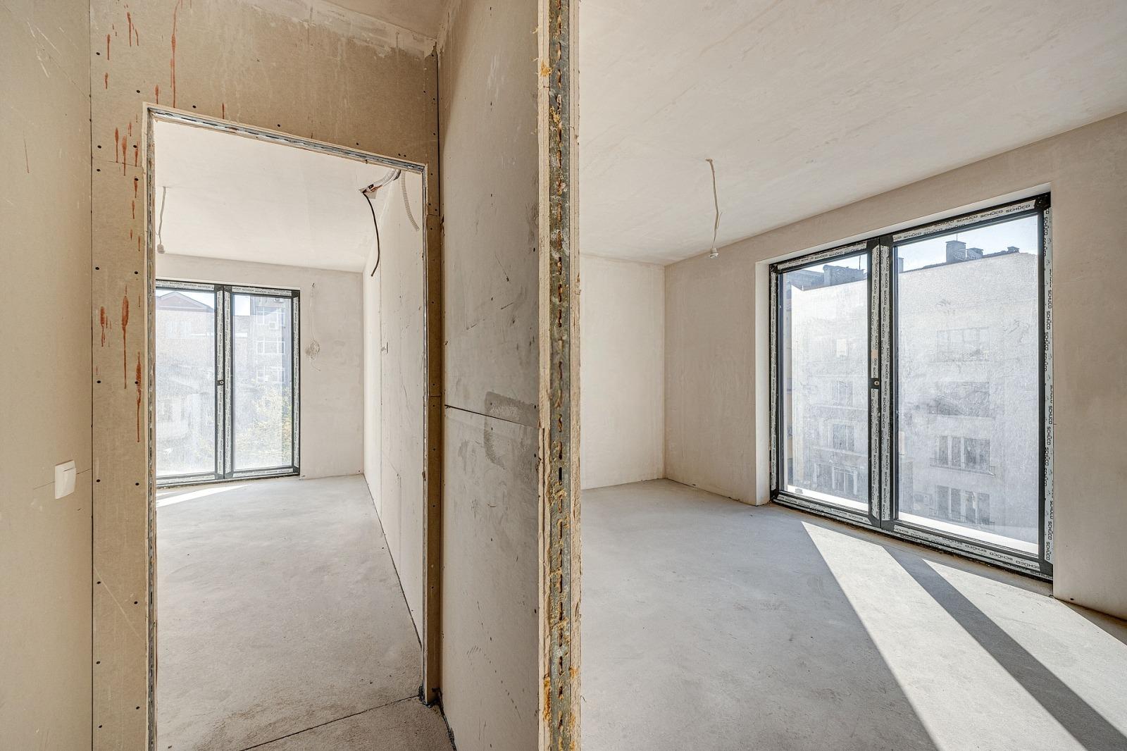 Apartments For Sale 3-Room, Sofia, Center