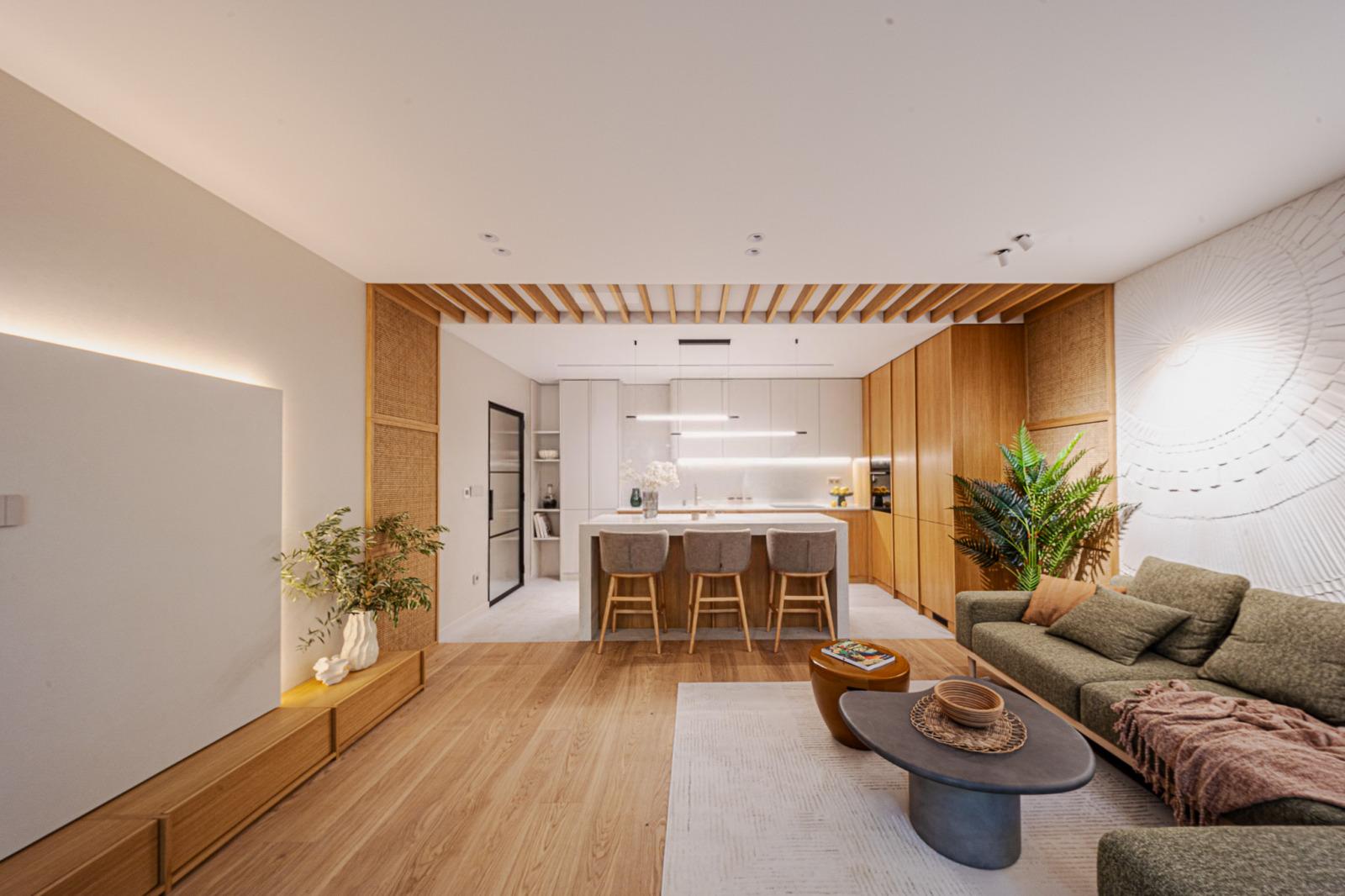 Apartments For Sale 3-Room, Sofia, Center