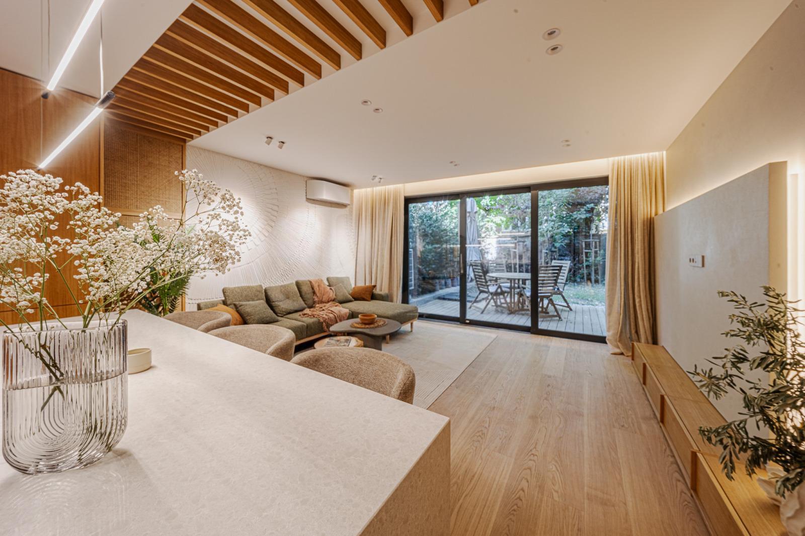 Apartments For Sale 3-Room, Sofia, Center