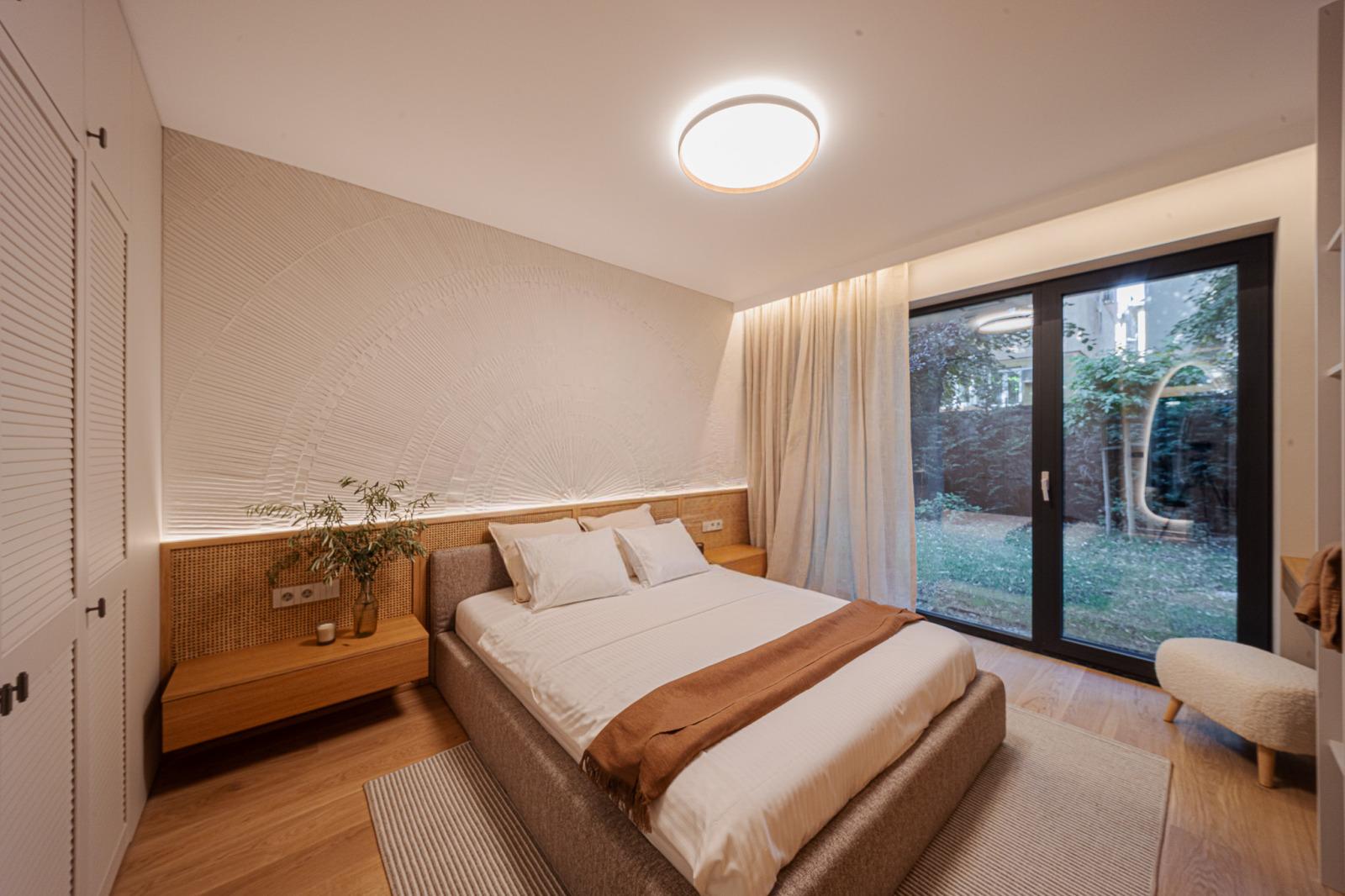 Apartments For Sale 3-Room, Sofia, Center