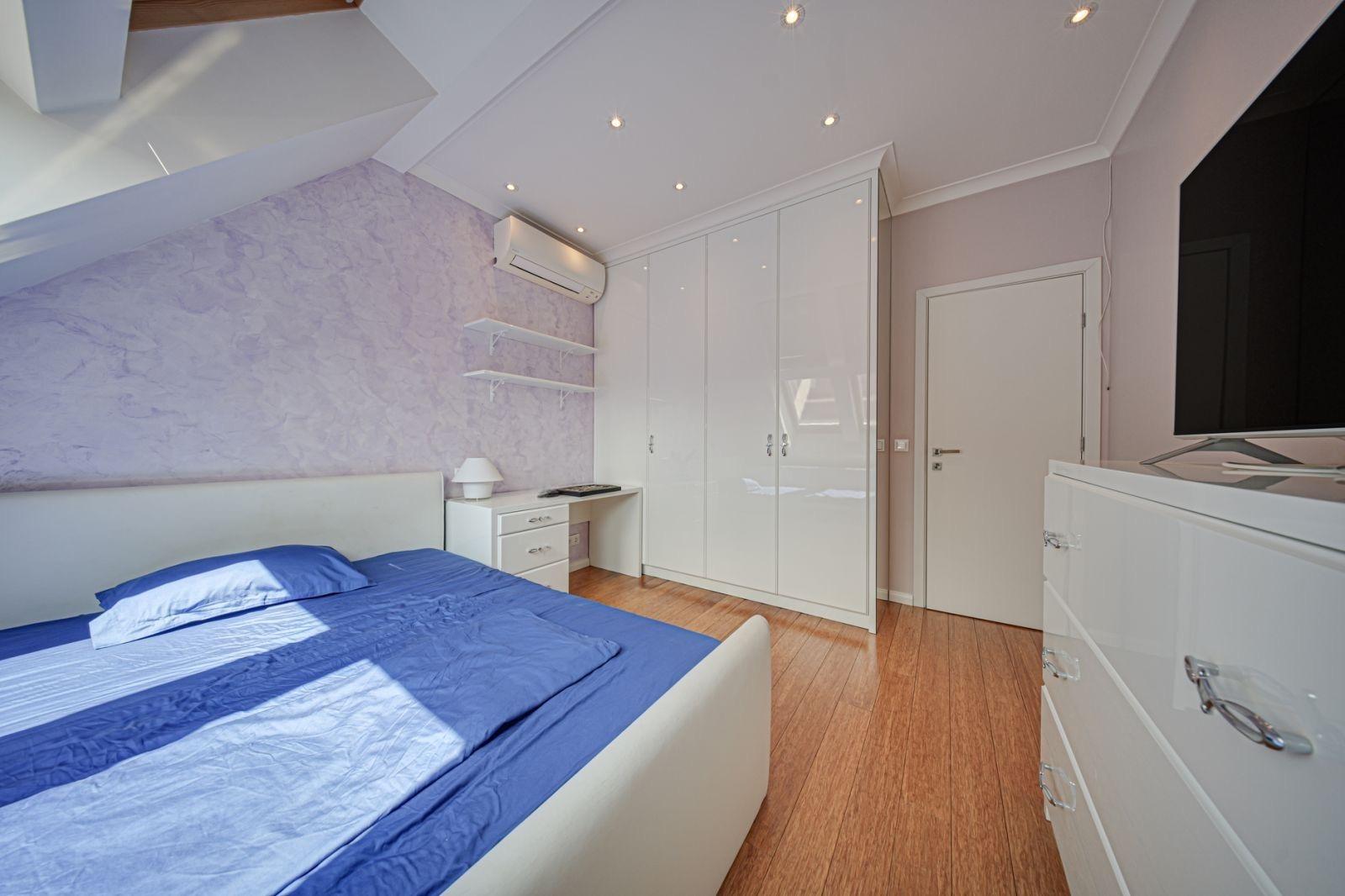 Apartments For Sale 4-Room, Sofia, Manastirski Livadi