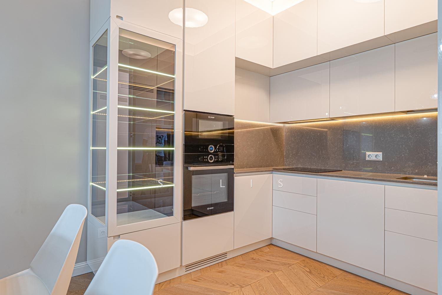 Apartments For Sale 3-Room, Sofia, Lozenets