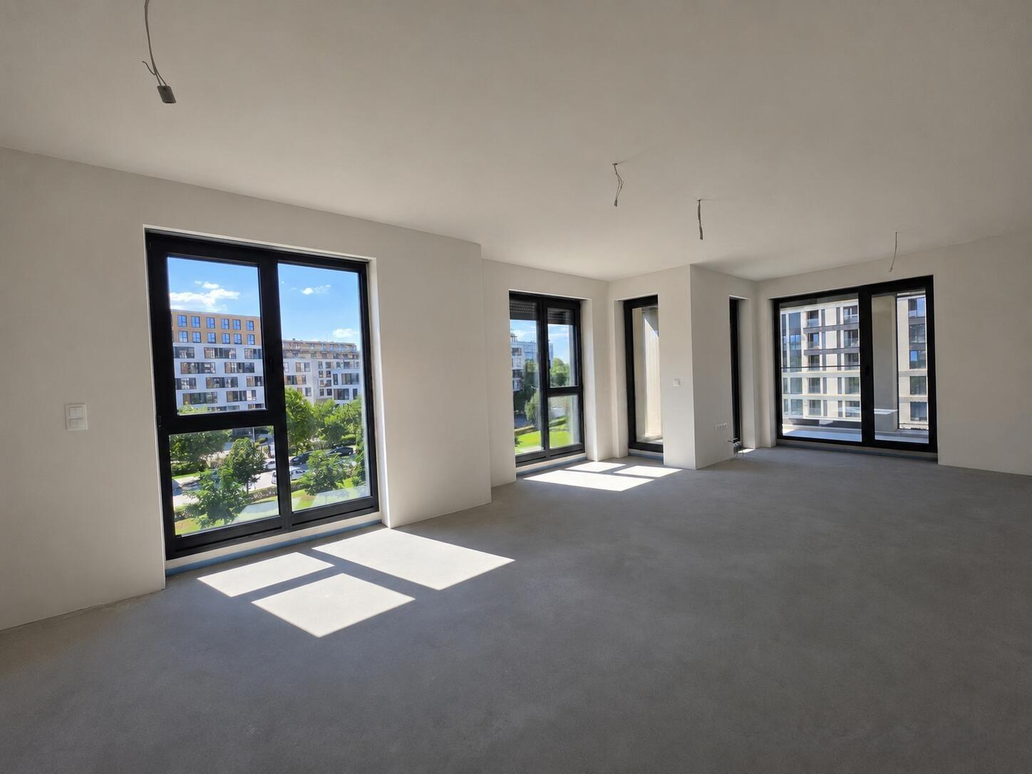 Apartments For Sale 3-Room, Plovdiv, Mladejki Halm