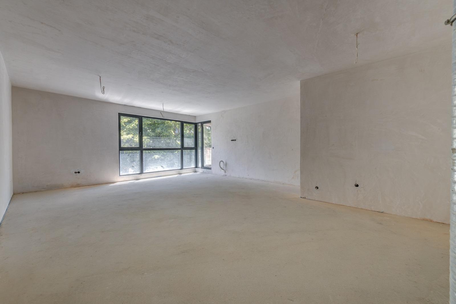 Apartments For Sale 4-Room, Sofia, Lozenets