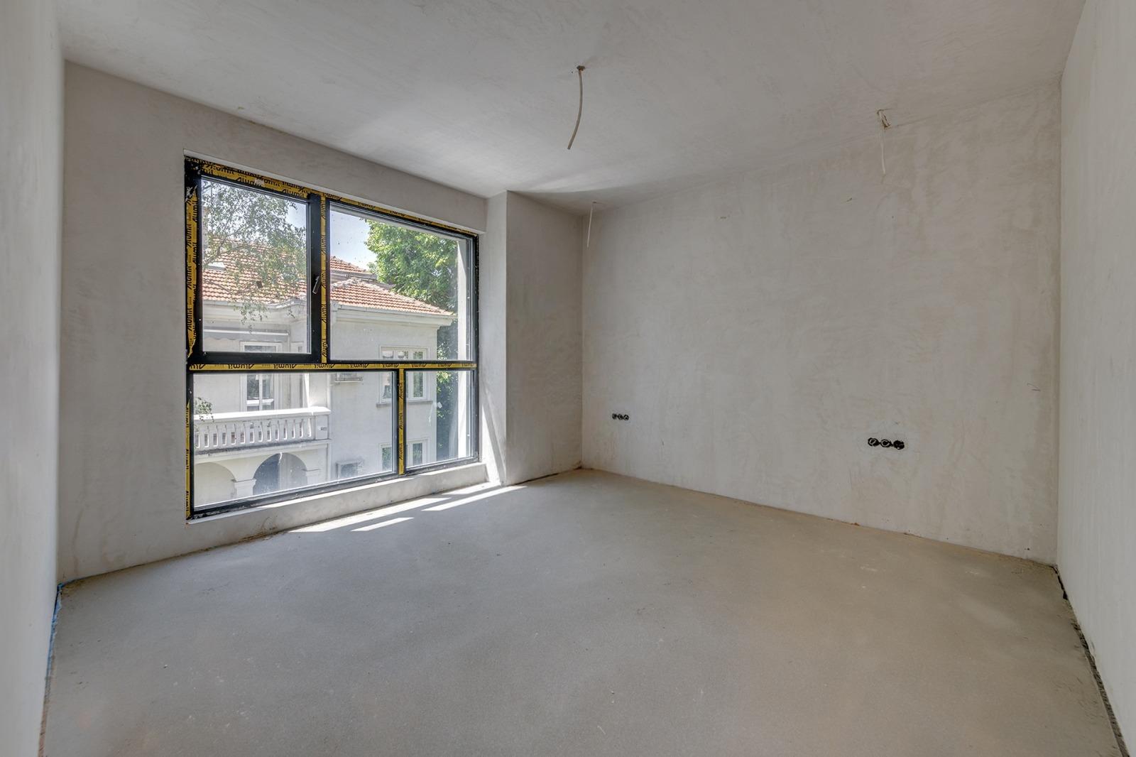 Apartments For Sale 4-Room, Sofia, Lozenets