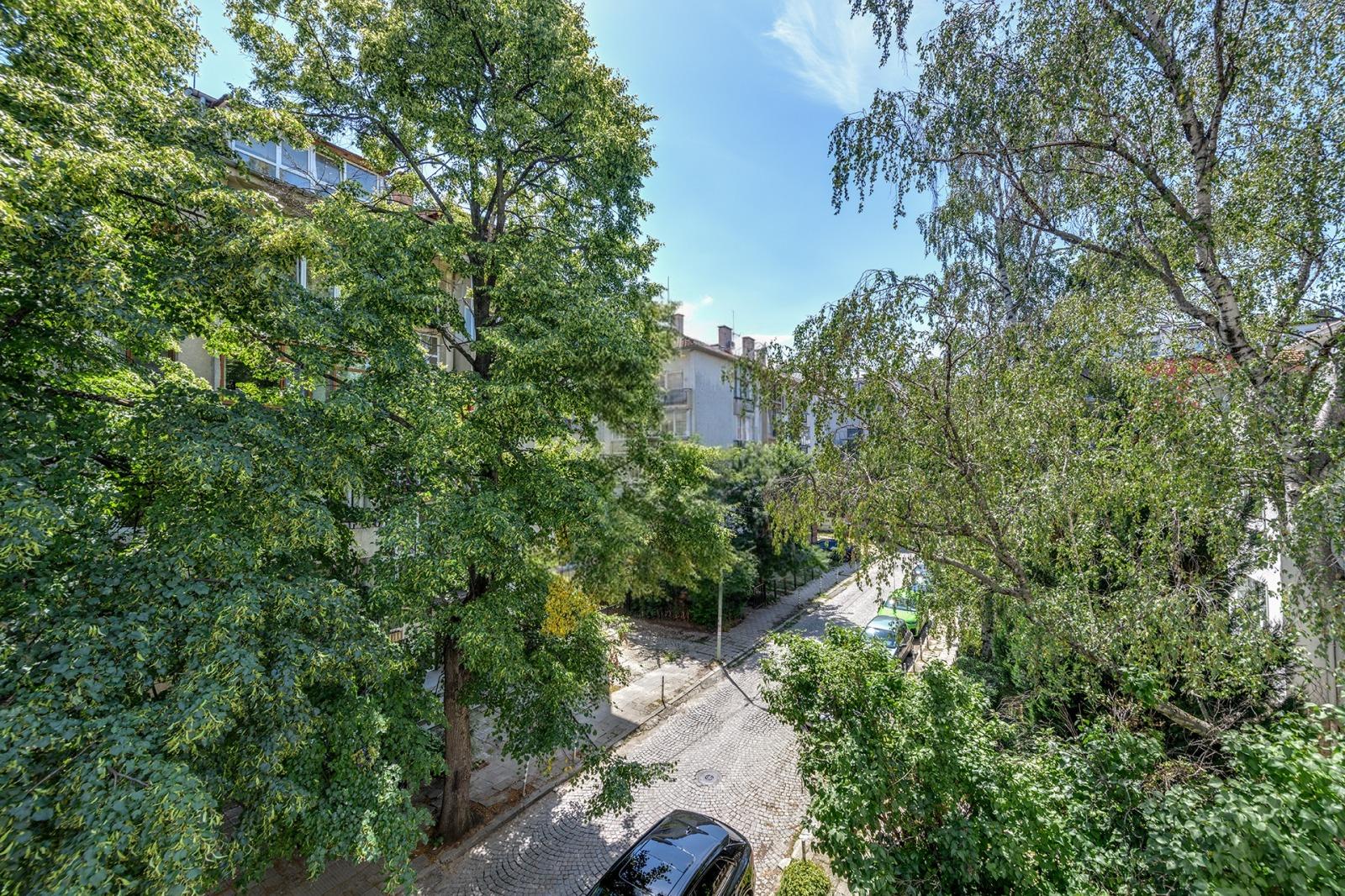 Apartments For Sale 4-Room, Sofia, Lozenets