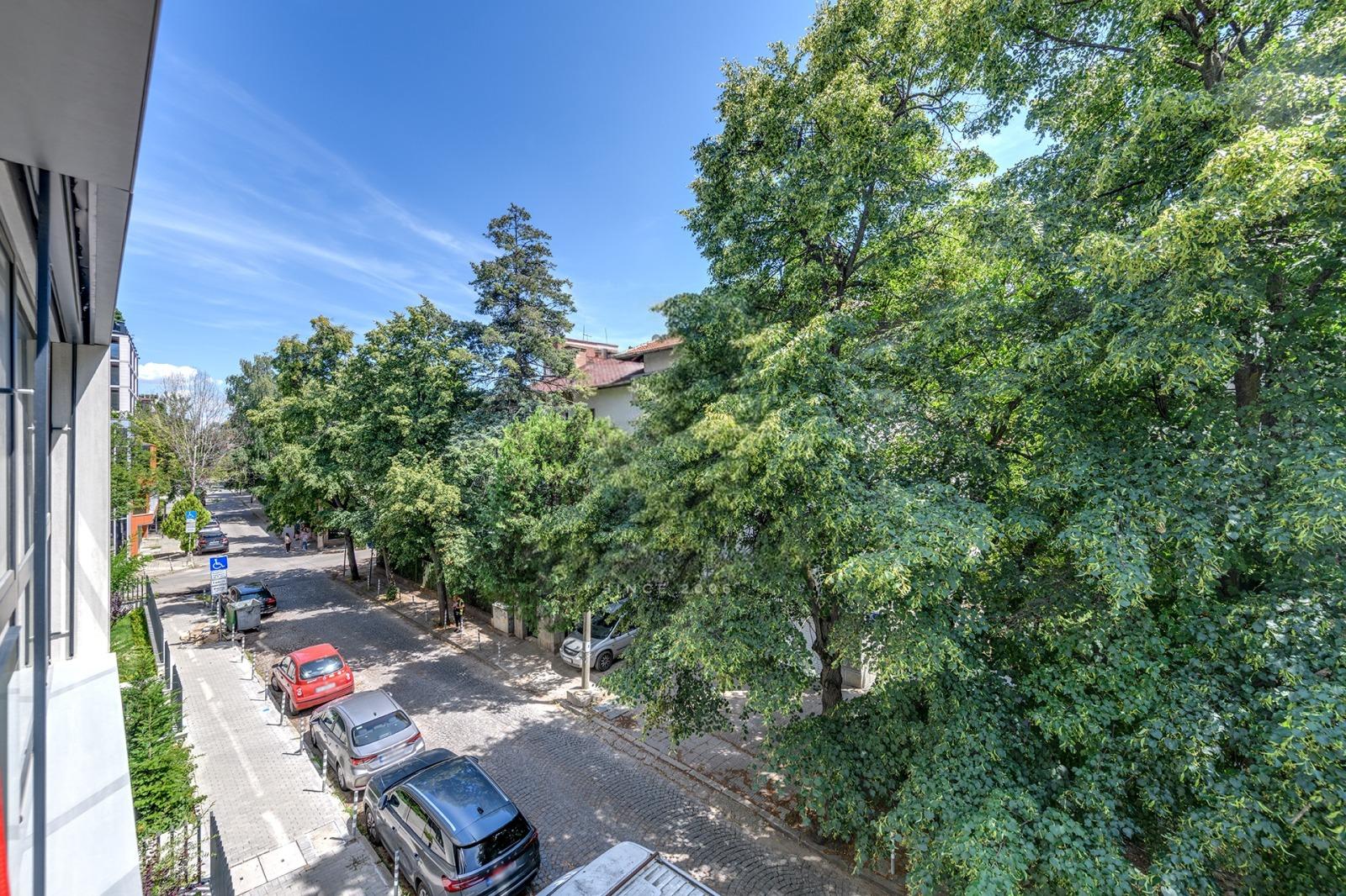 Apartments For Sale 4-Room, Sofia, Lozenets