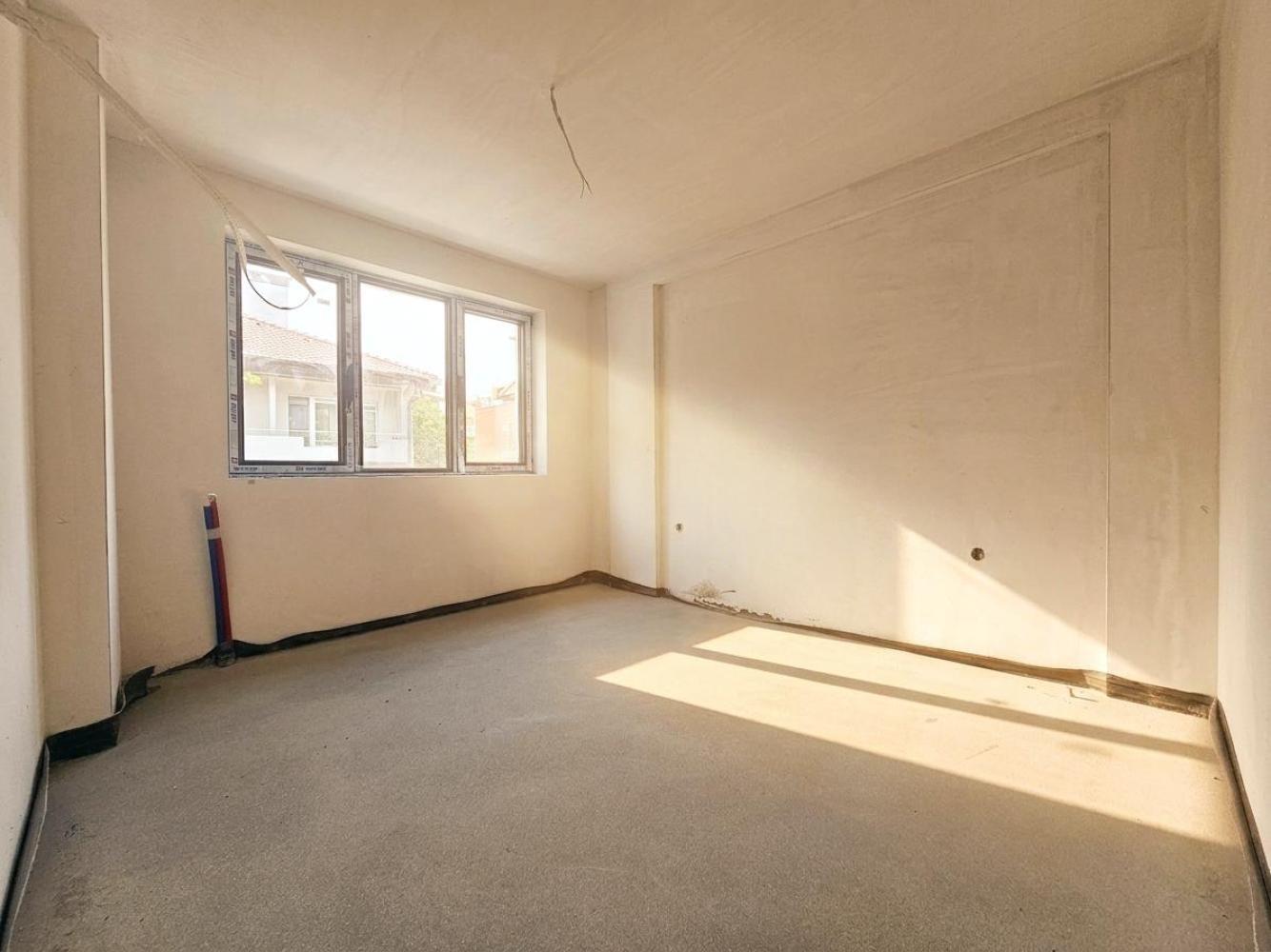 Apartments For Sale 3-Room, Sofia, Center