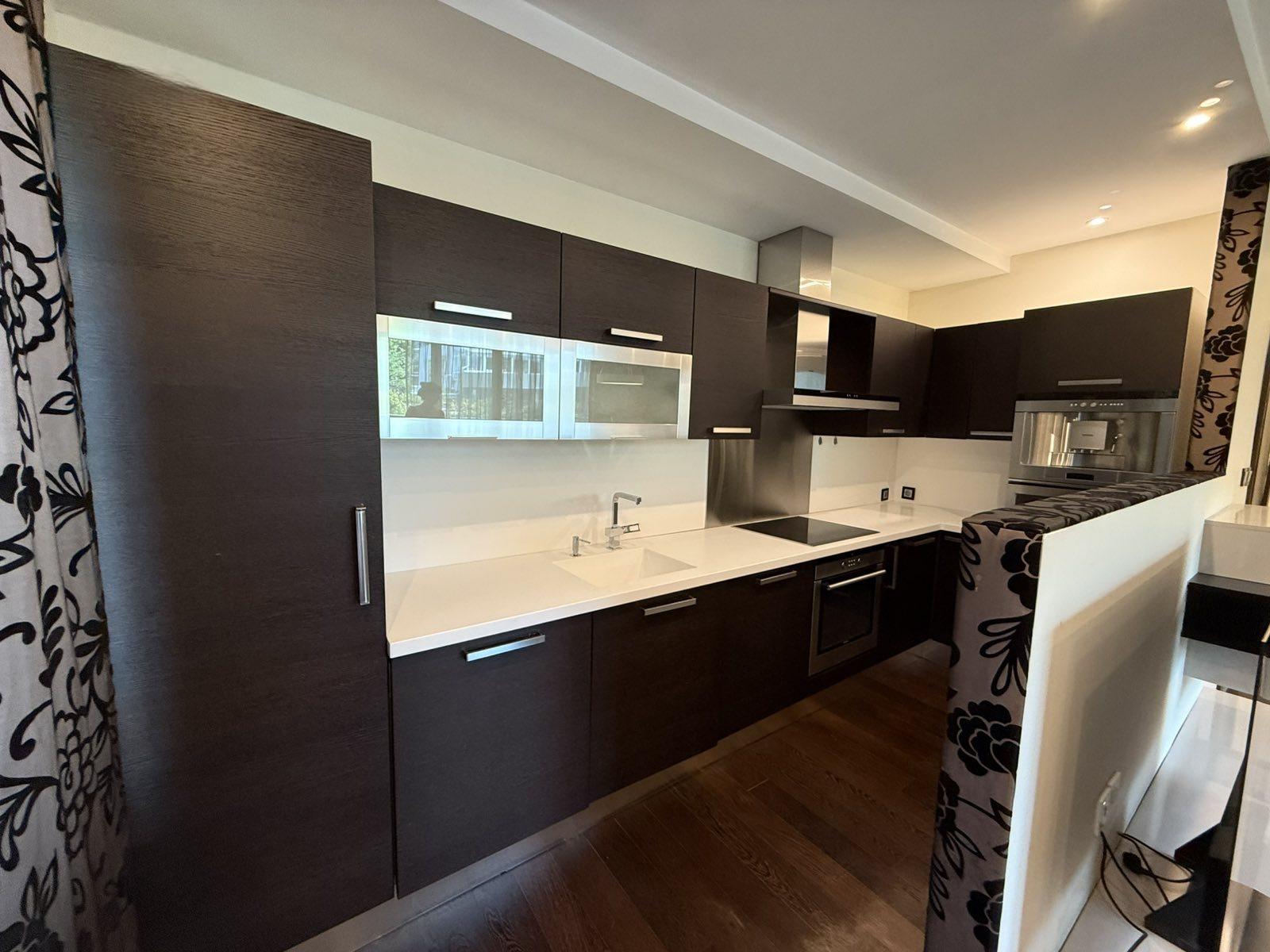 Apartments For Sale 3-Room, Sofia, Lozenets