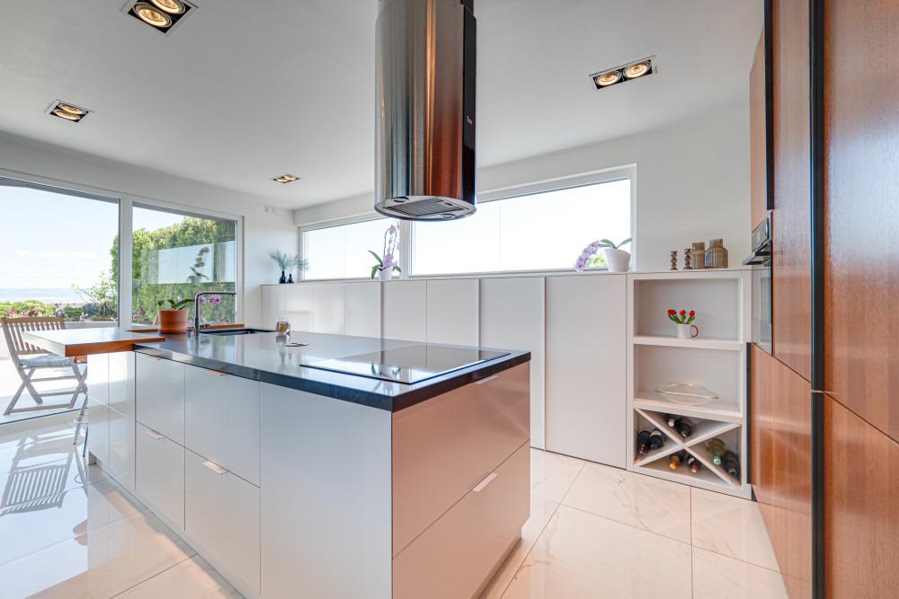 Apartments For Sale 4-Room, Sofia, Lozenets