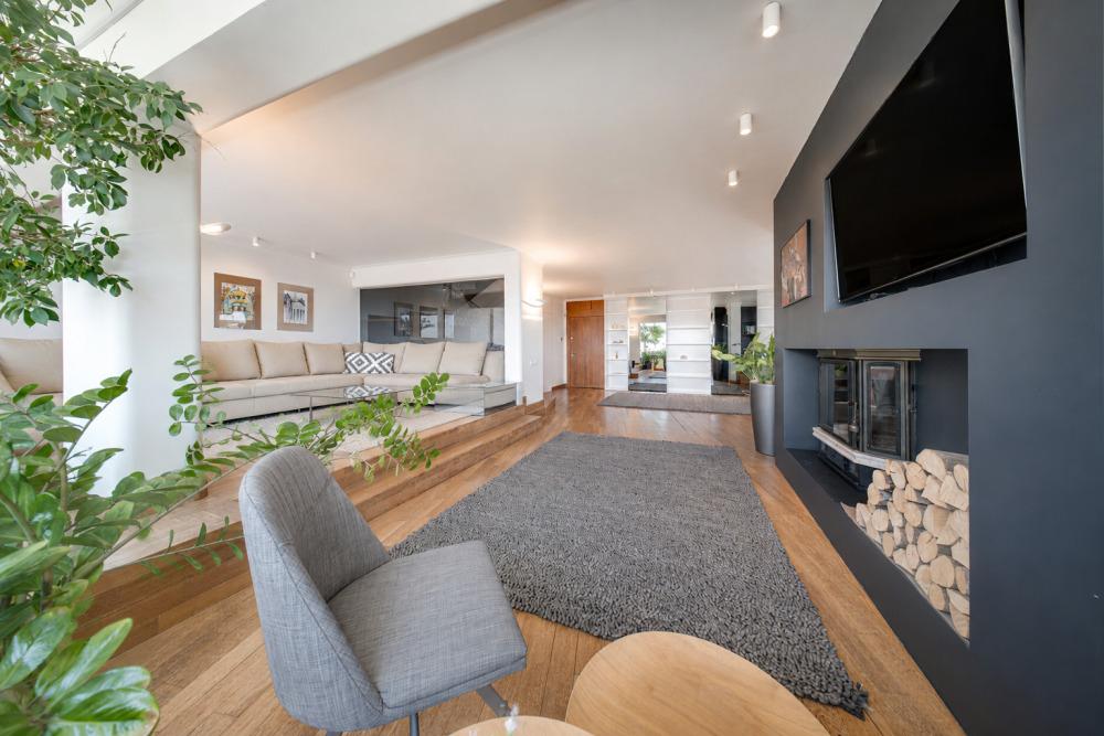 Apartments For Sale 4-Room, Sofia, Lozenets