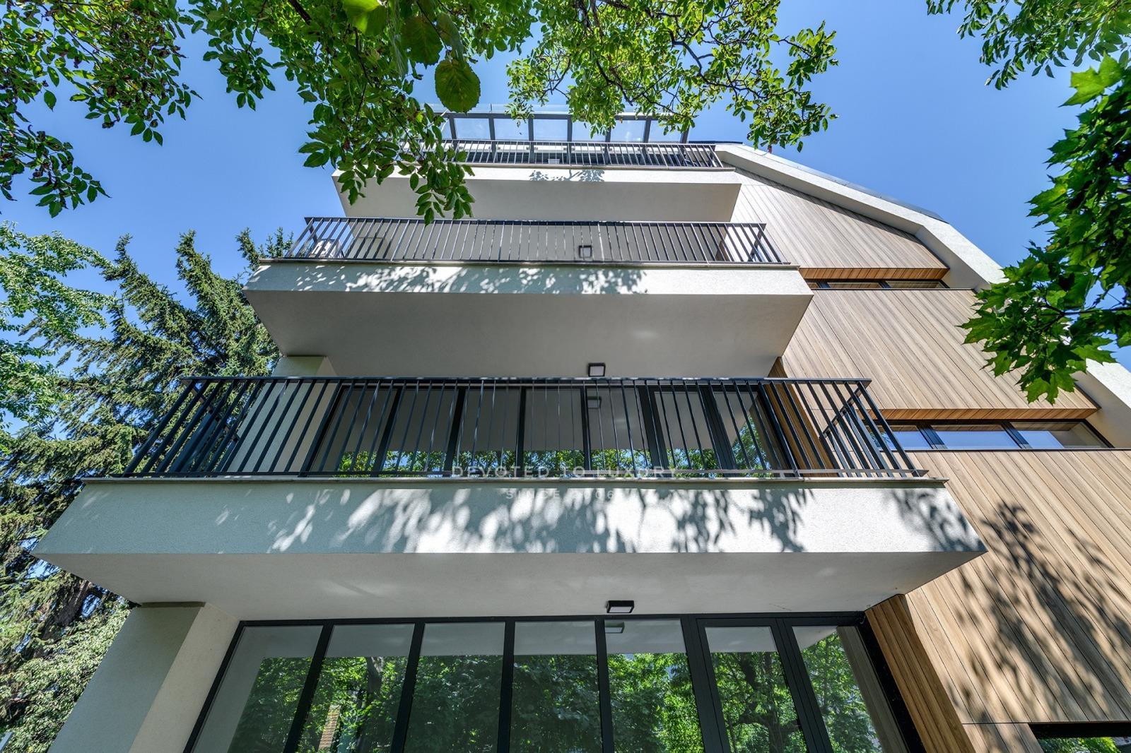 Apartments For Sale 4-Room, Sofia, Lozenets