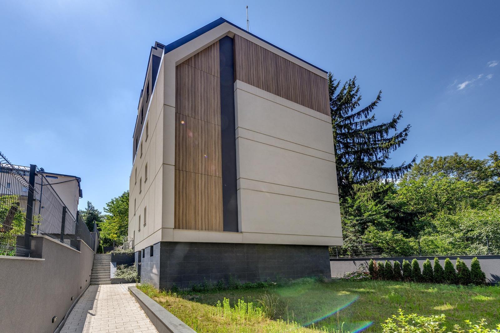 Apartments For Sale 4-Room, Sofia, Lozenets