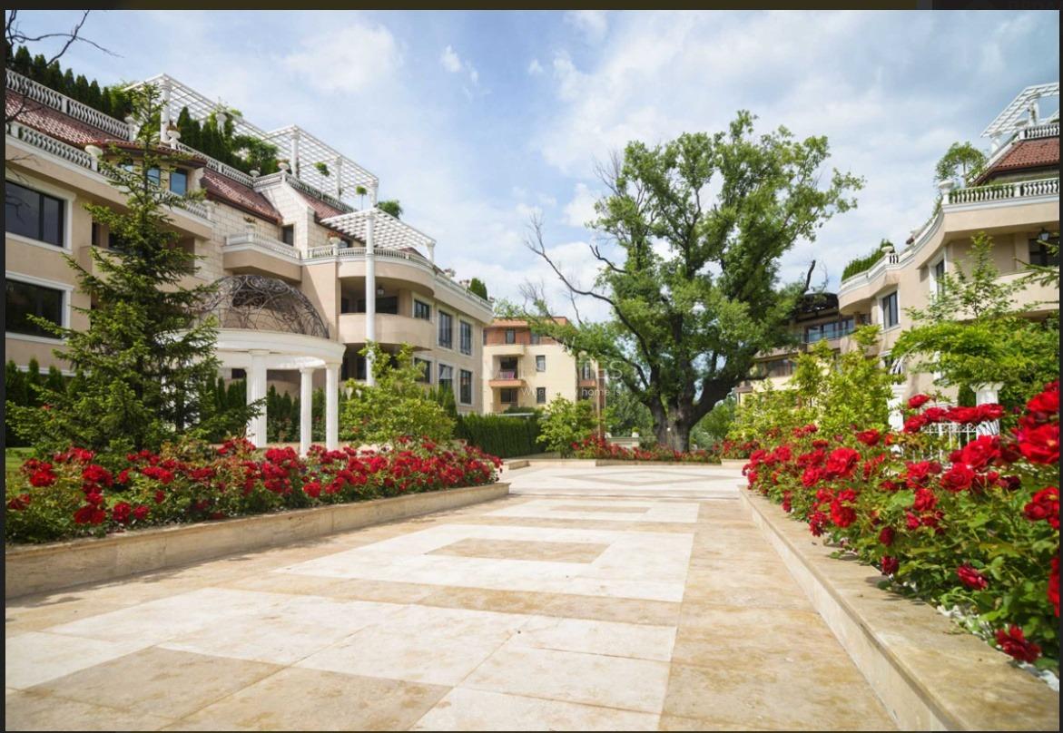 Apartments For Sale 4-Room, Sofia, Vitosha