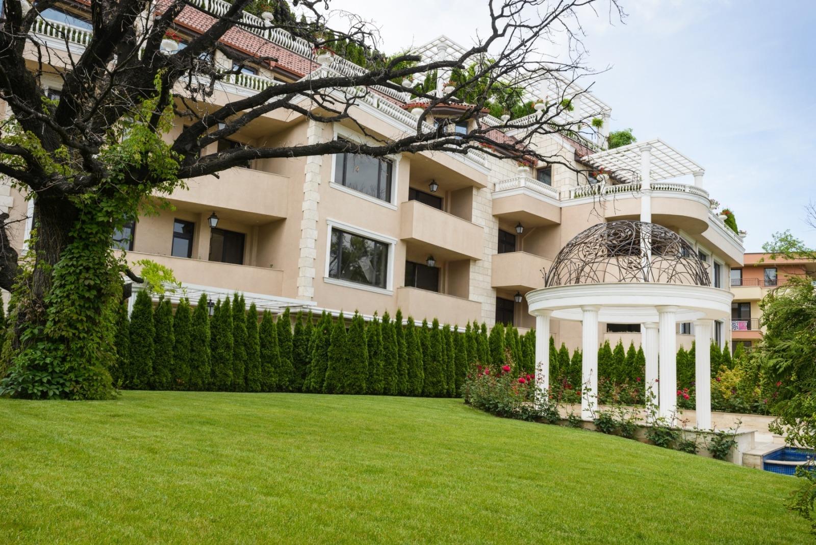 Apartments For Sale 4-Room, Sofia, Vitosha