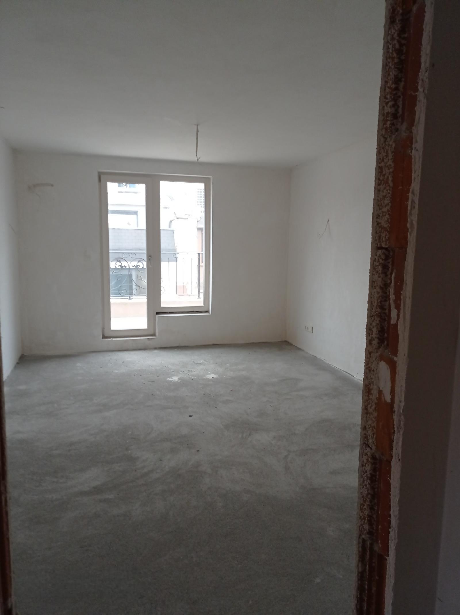 Apartments For Sale 4-Room, Plovdiv, Kapana