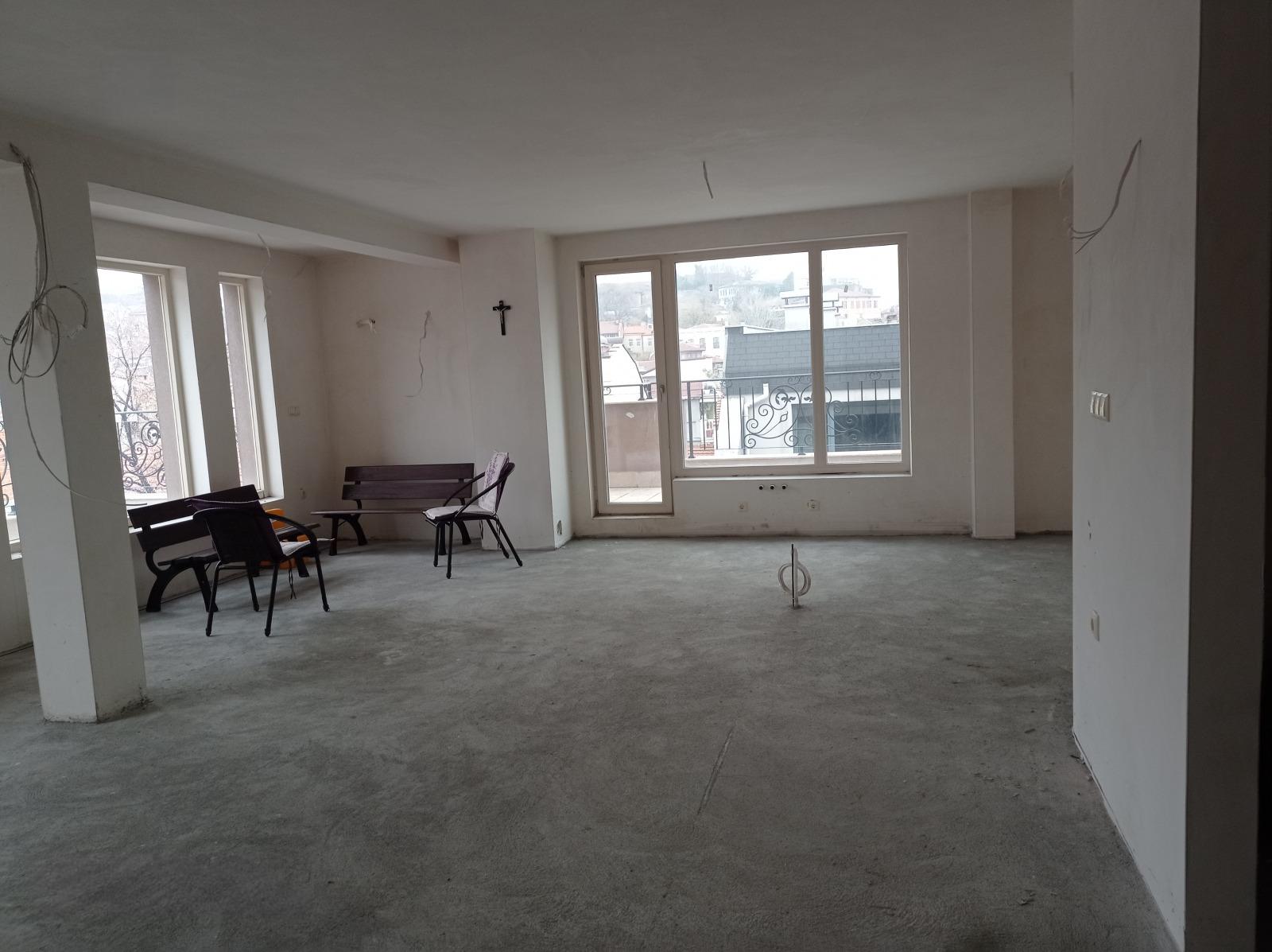 Apartments For Sale 4-Room, Plovdiv, Kapana