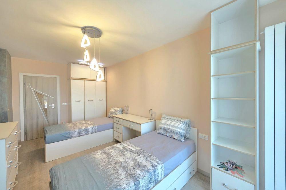 Apartments For Sale 3-Room, Sofia, Manastirski Livadi