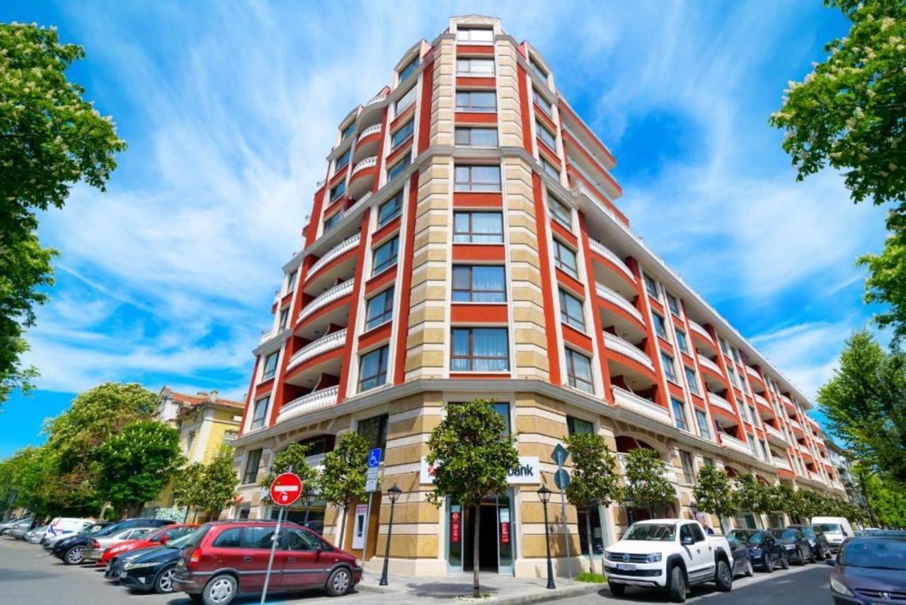 Apartments For Sale 3-Room, Varna, Center