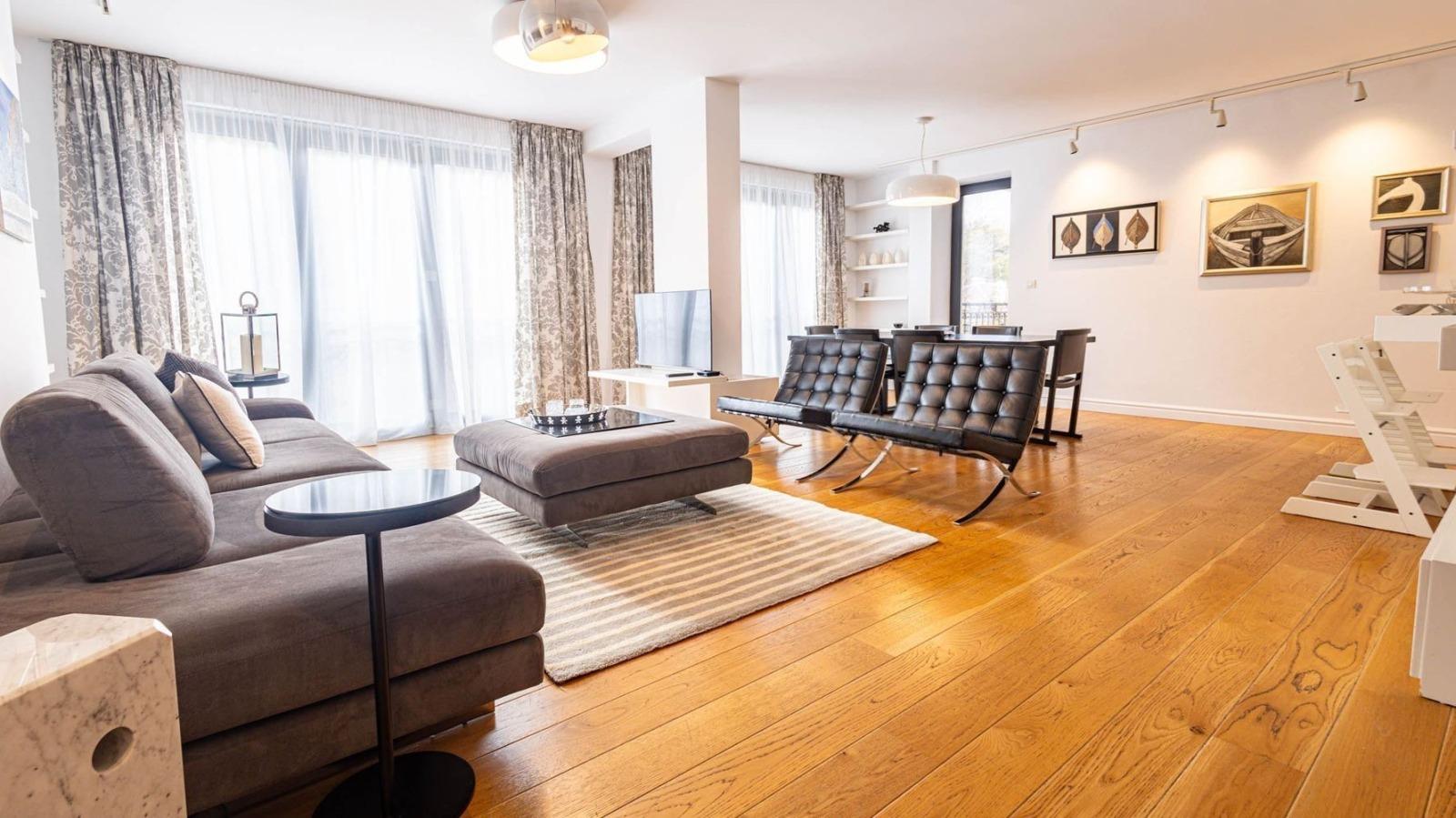 Apartments For Sale 4-Room, Sofia, Lozenets
