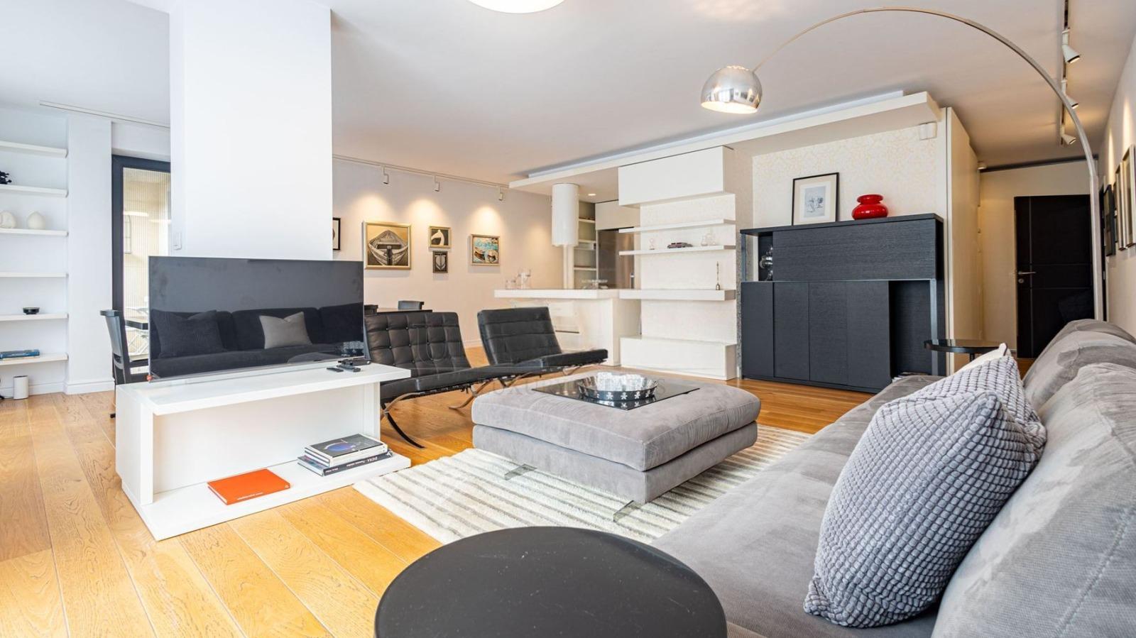 Apartments For Sale 4-Room, Sofia, Lozenets