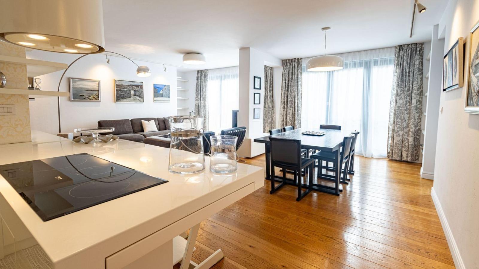 Apartments For Sale 4-Room, Sofia, Lozenets