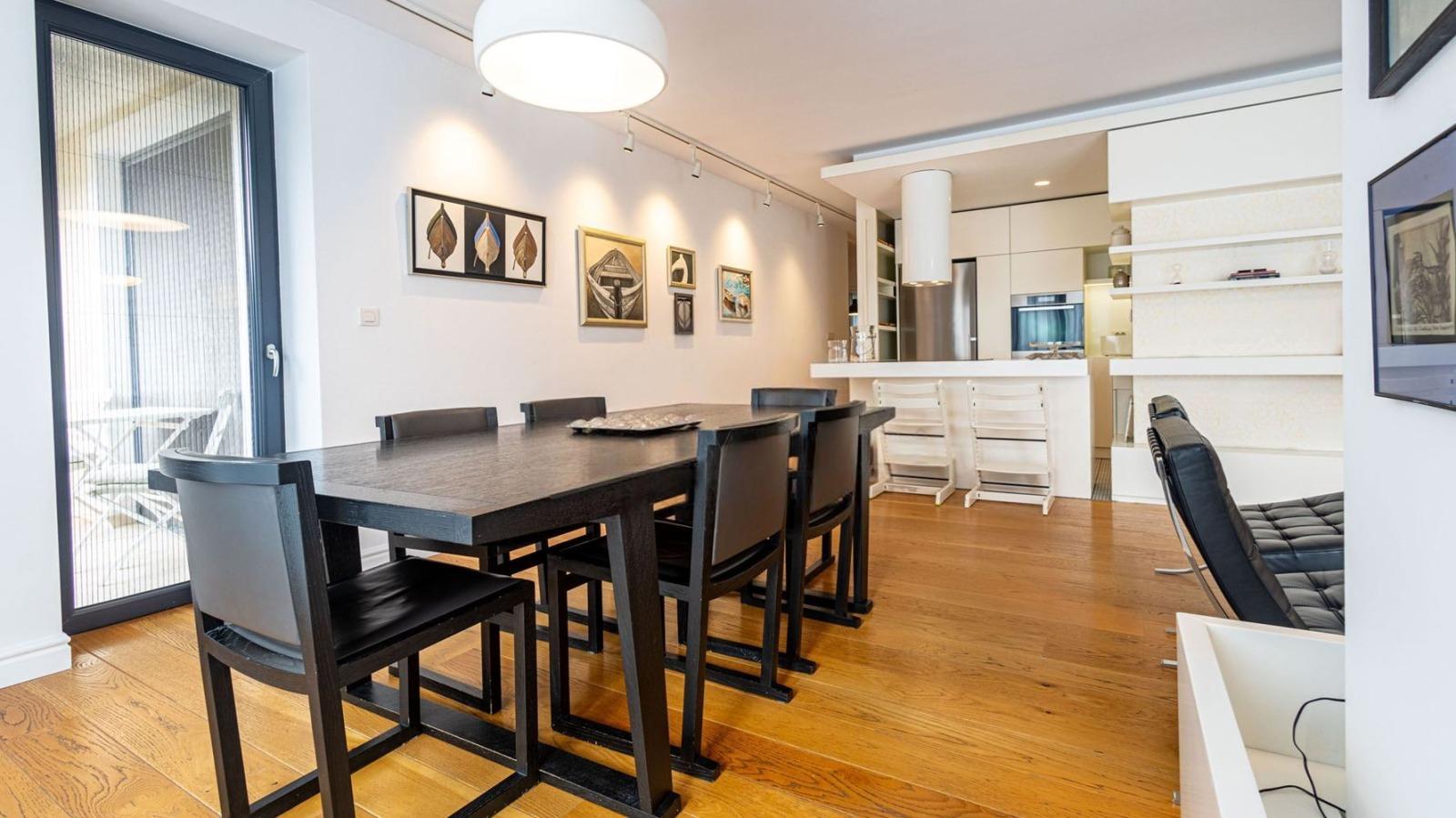 Apartments For Sale 4-Room, Sofia, Lozenets