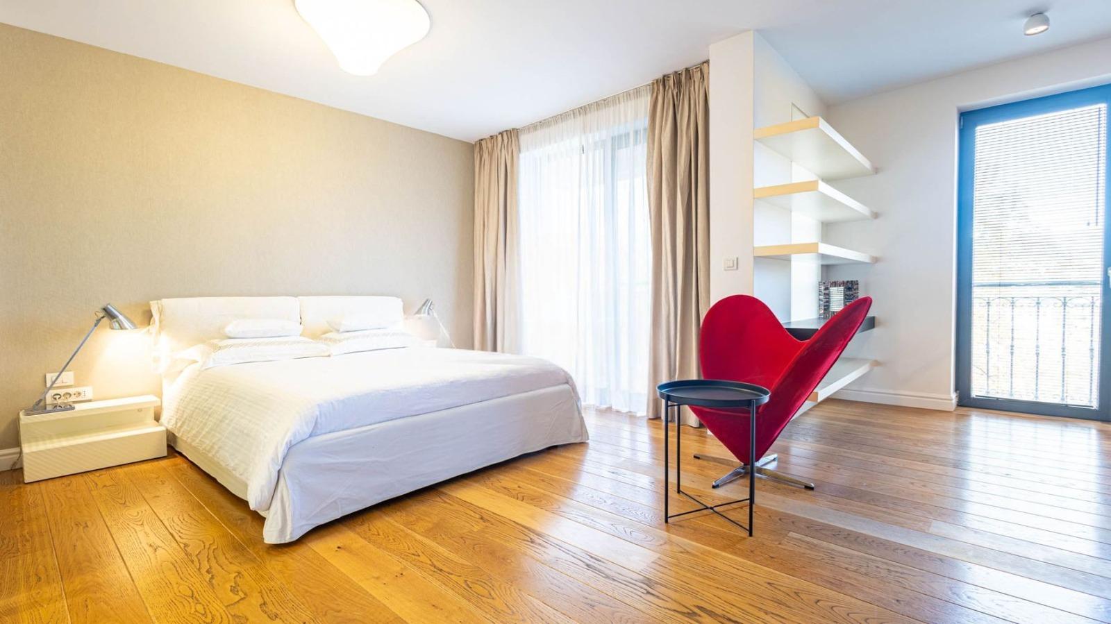 Apartments For Sale 4-Room, Sofia, Lozenets