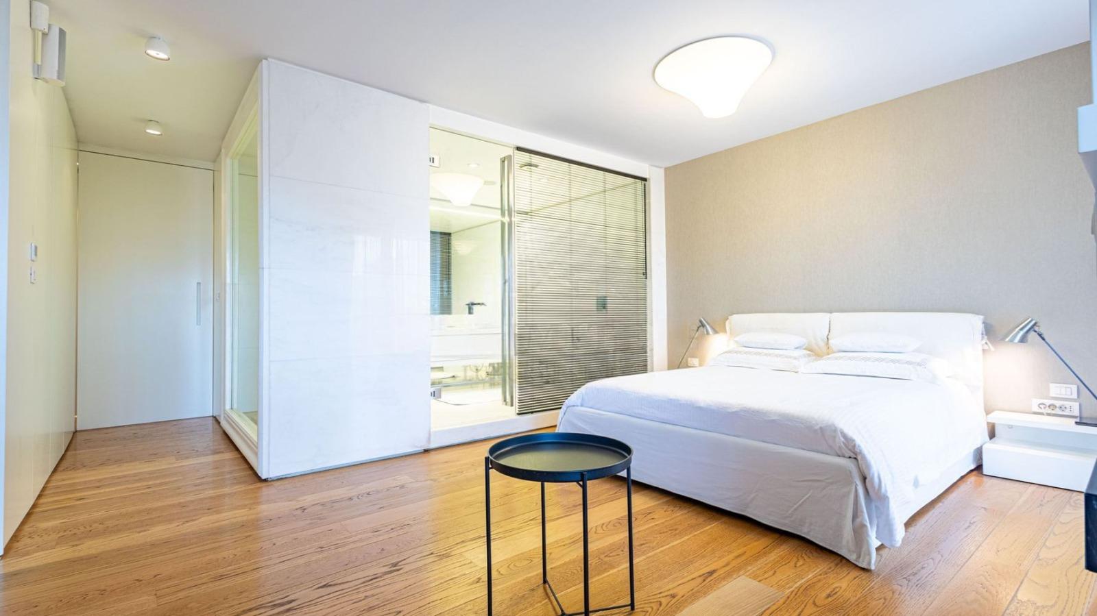 Apartments For Sale 4-Room, Sofia, Lozenets