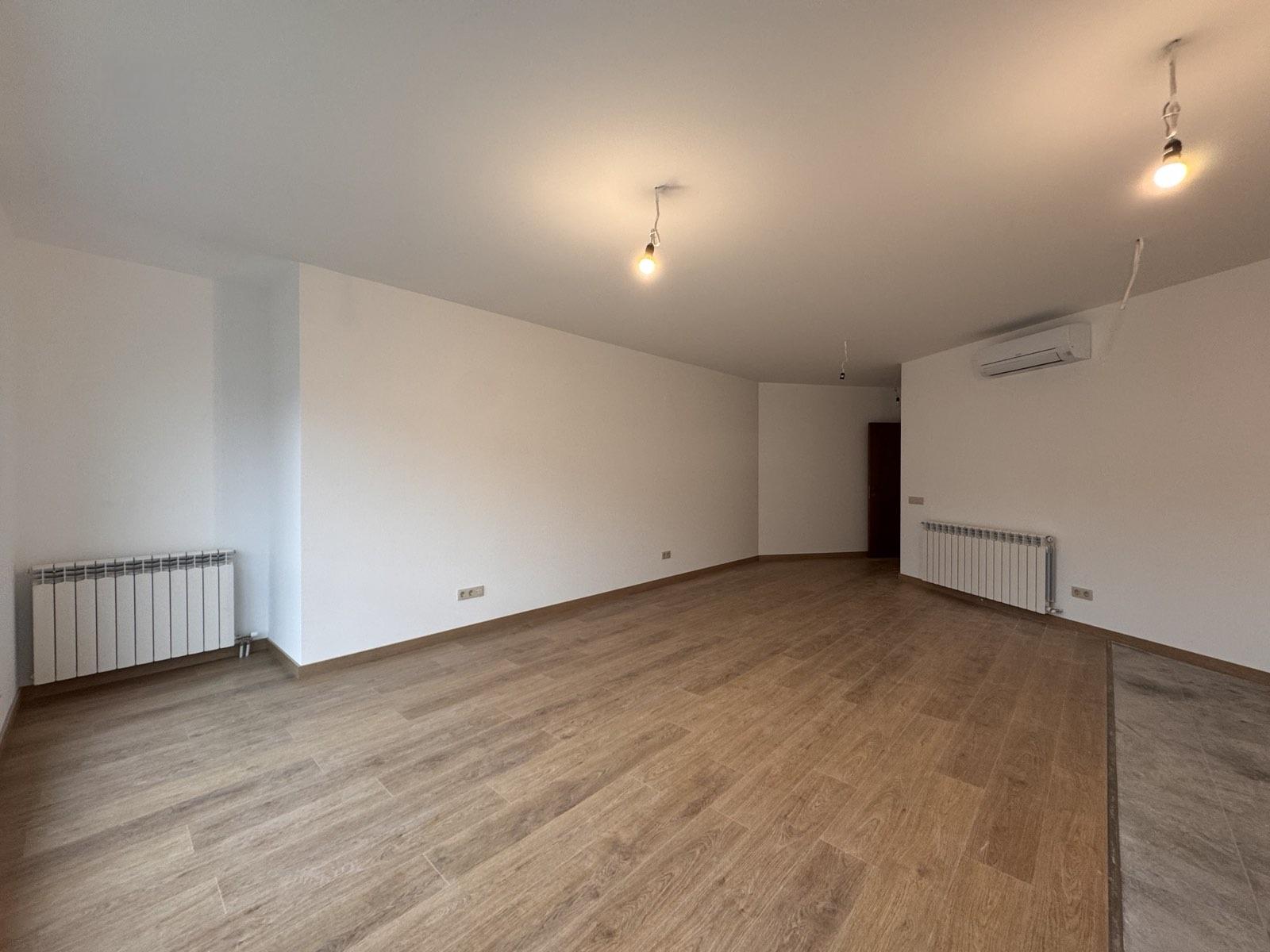 Apartments For Sale 3-Room, Sofia, Lozenets