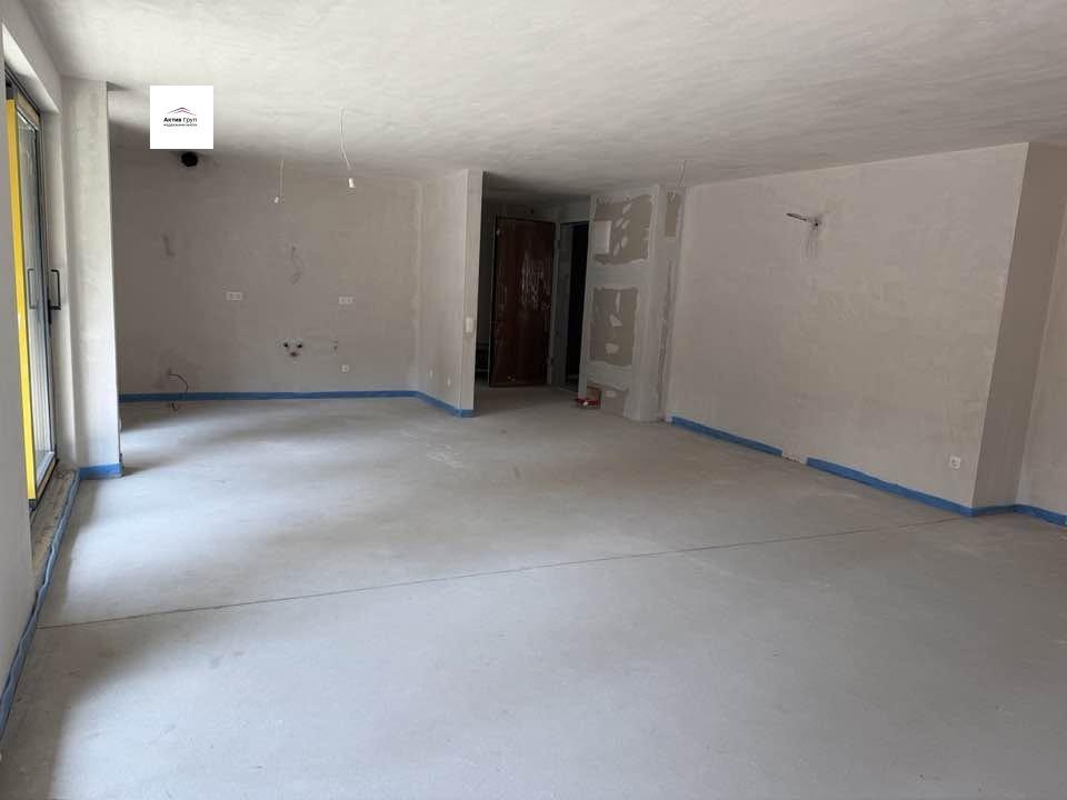 Apartments For Sale 3-Room, Sofia, Yavorov