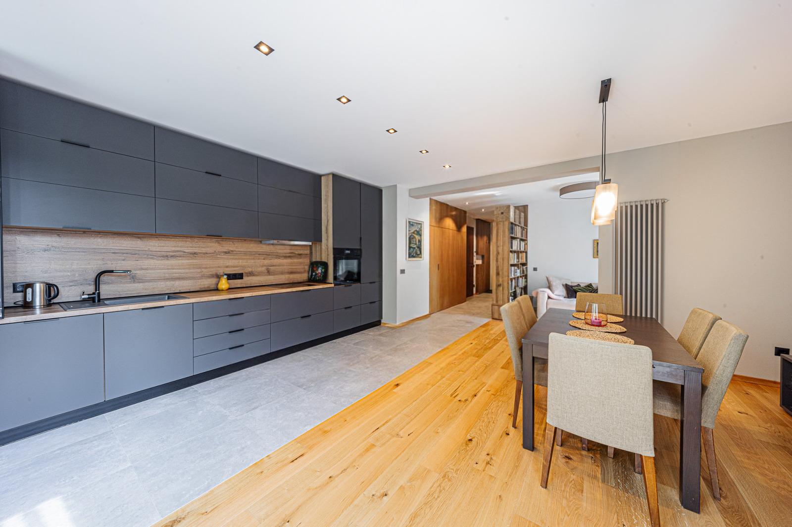 Apartments For Sale 3-Room, Sofia, Lozenets
