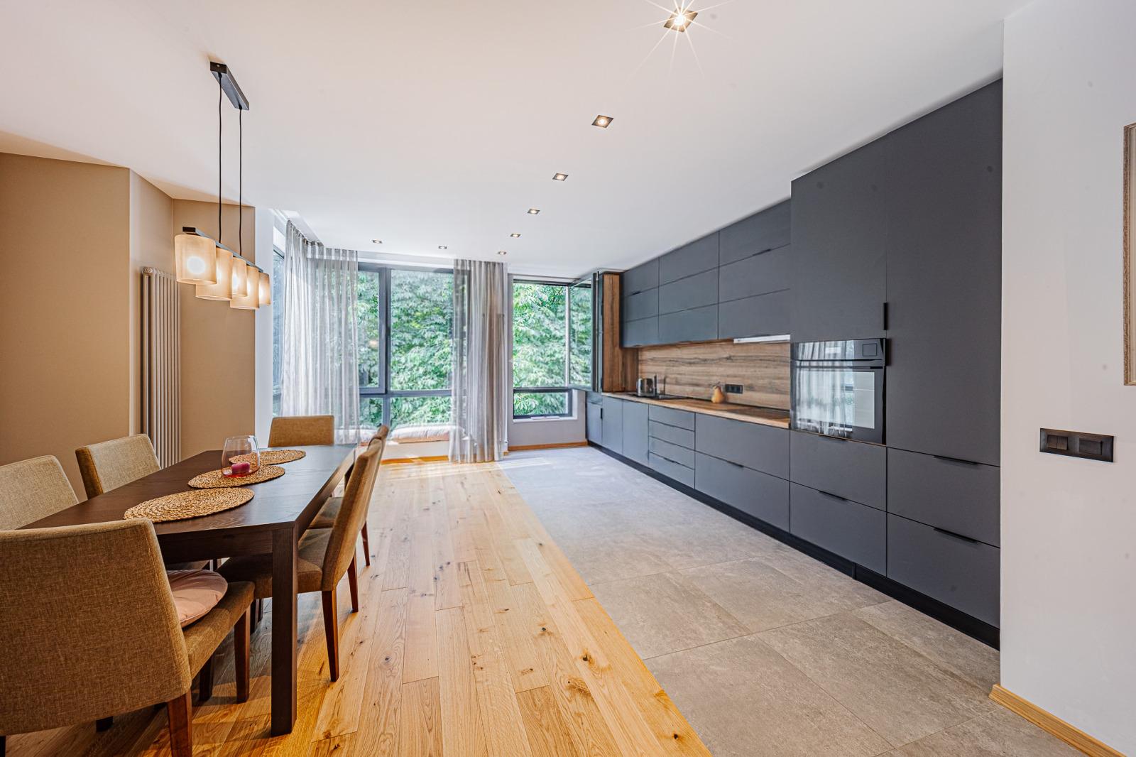 Apartments For Sale 3-Room, Sofia, Lozenets