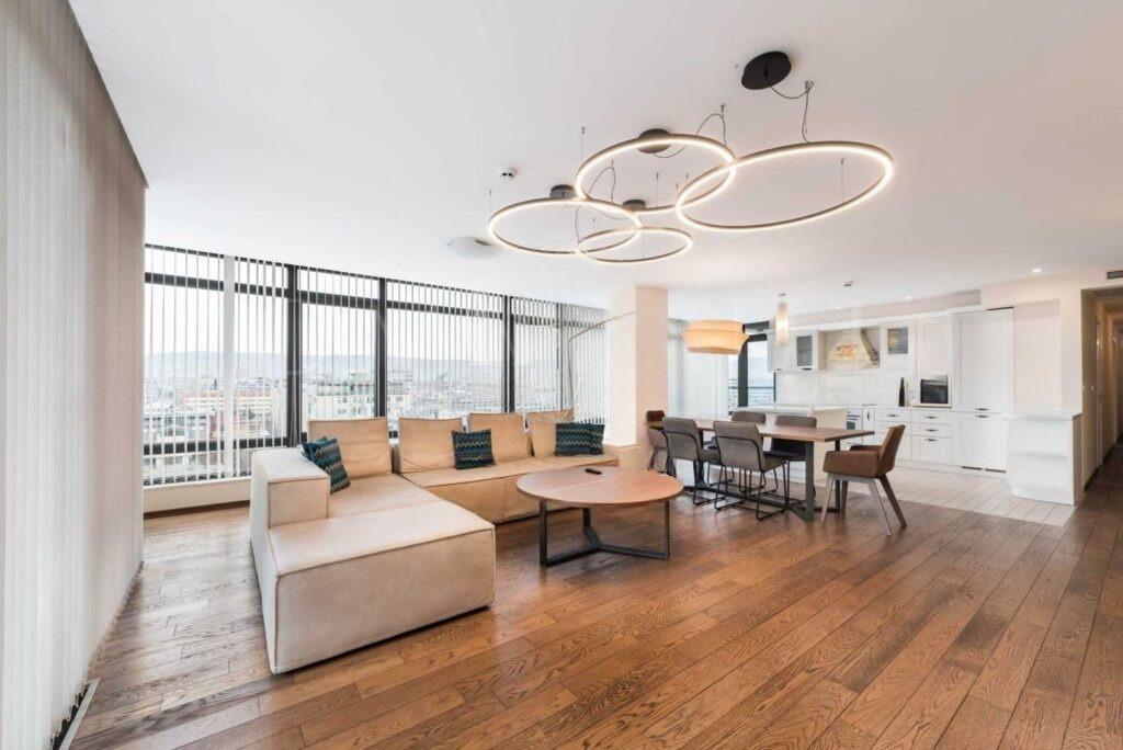 Apartments For Sale 3-Room, Varna, Center