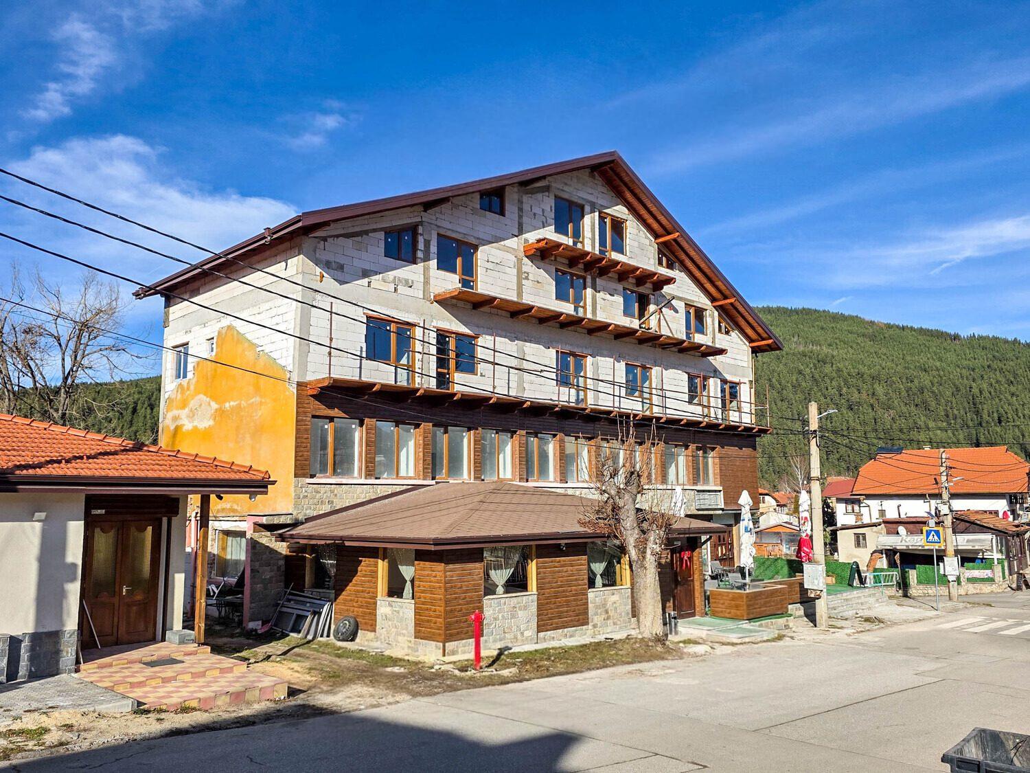 Hotel for Sale in Govedartsi, Sofia Province, Bulgaria — 1,011 m²