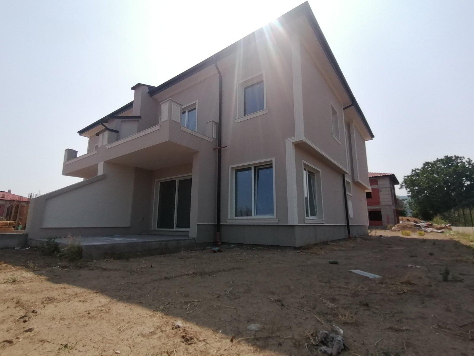 House for Sale in Parvenets, Plovdiv