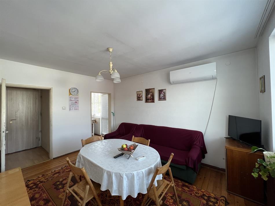 House Floor for Sale in Popovtsi, Gabrovo