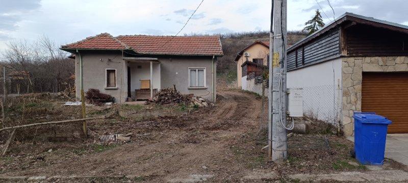 House for Sale in Kartozhabene, Pleven