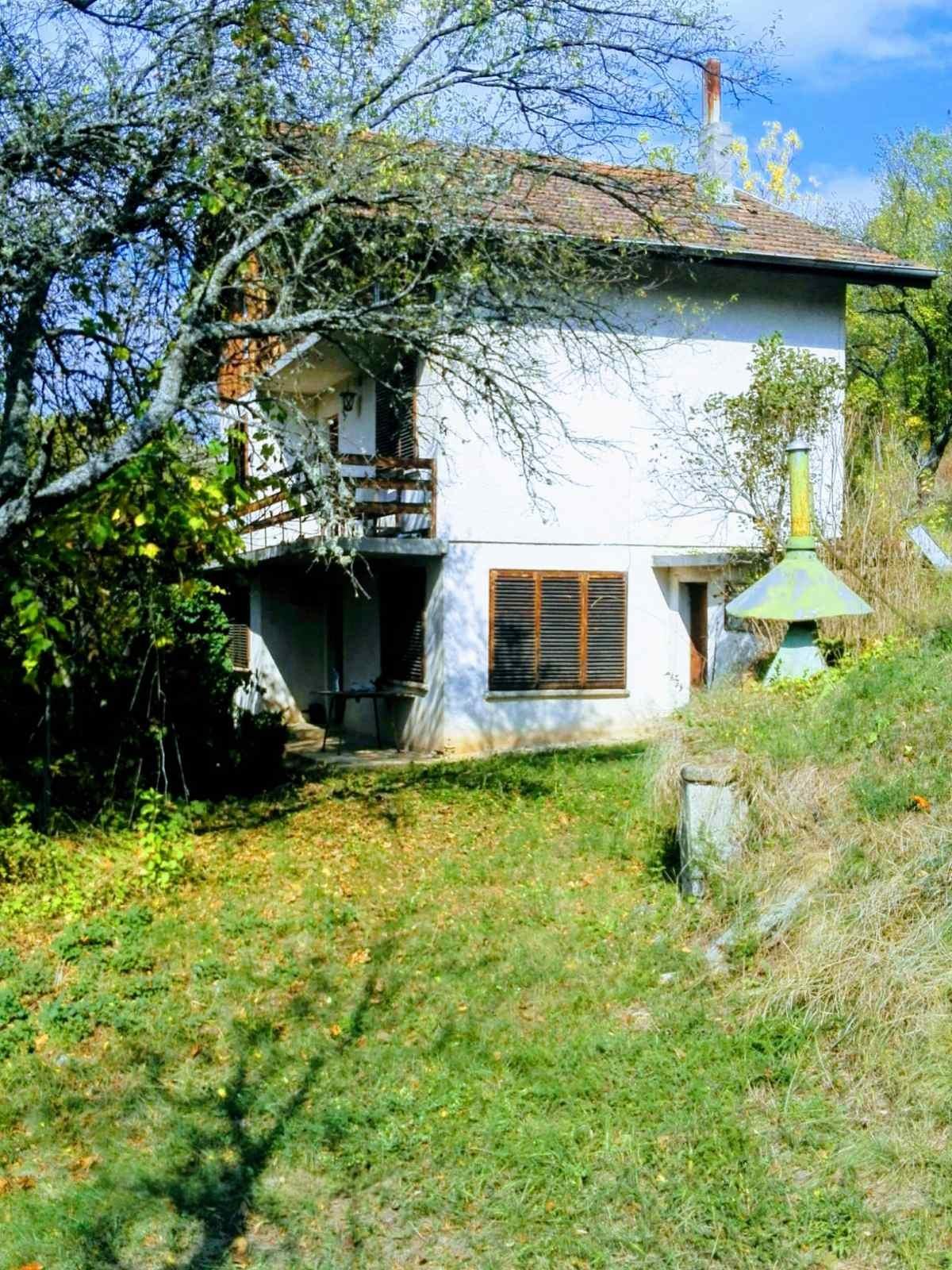 House for Sale in Vradlovtsi, Sofia Province