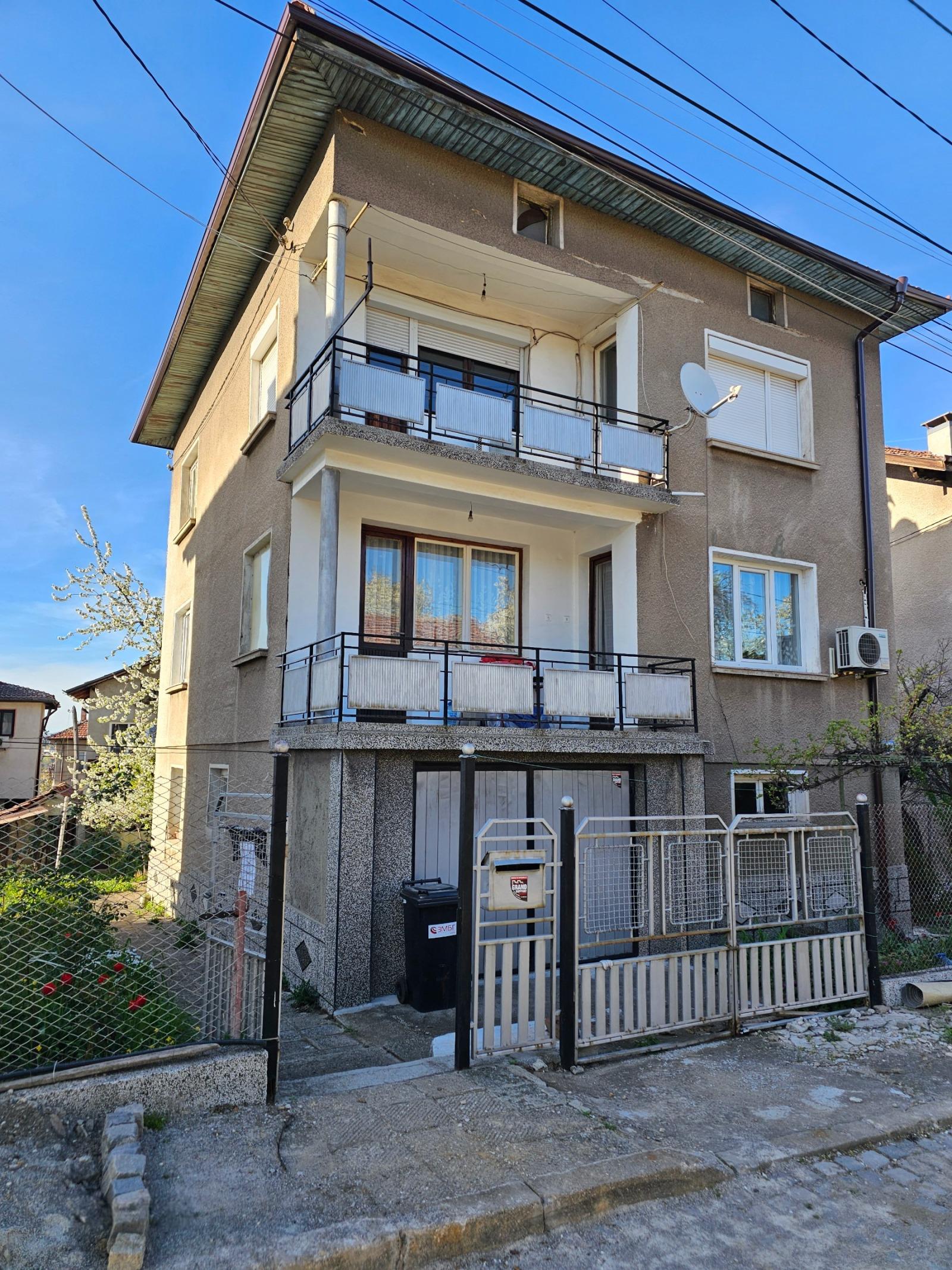 House for Sale in Pernik, Center