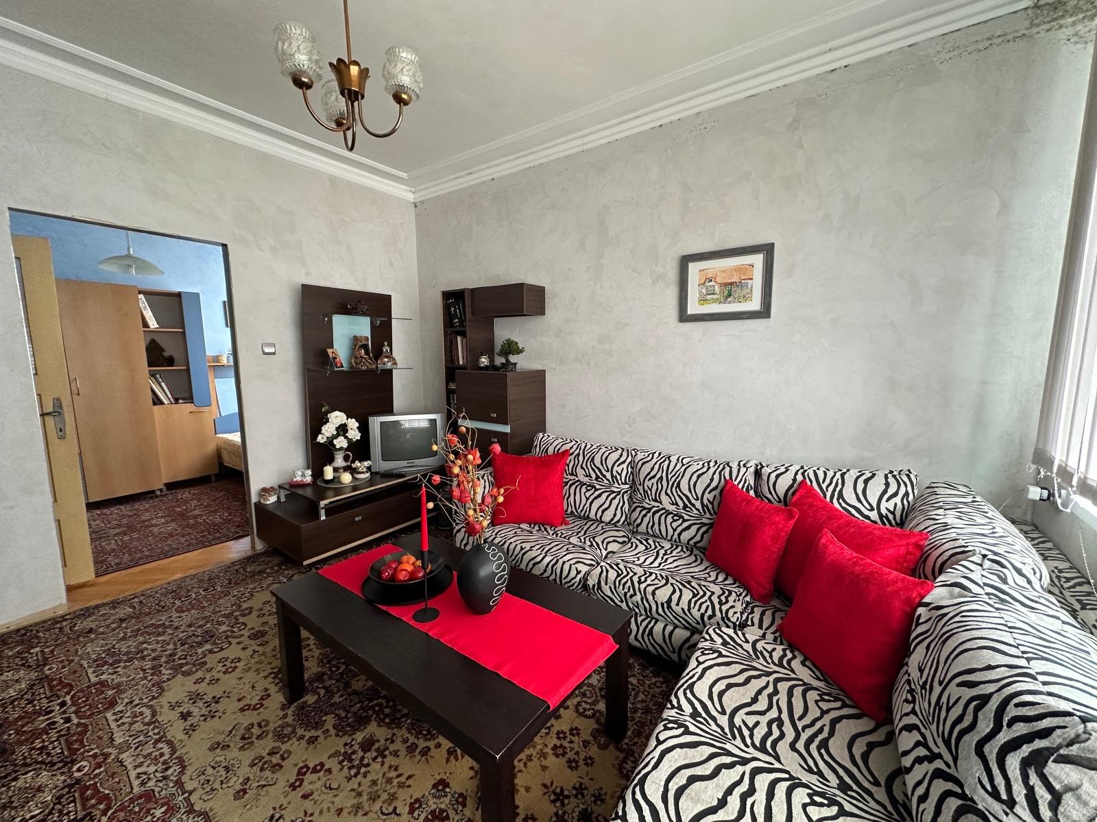 House Floor for Sale in Shumen, Pazara