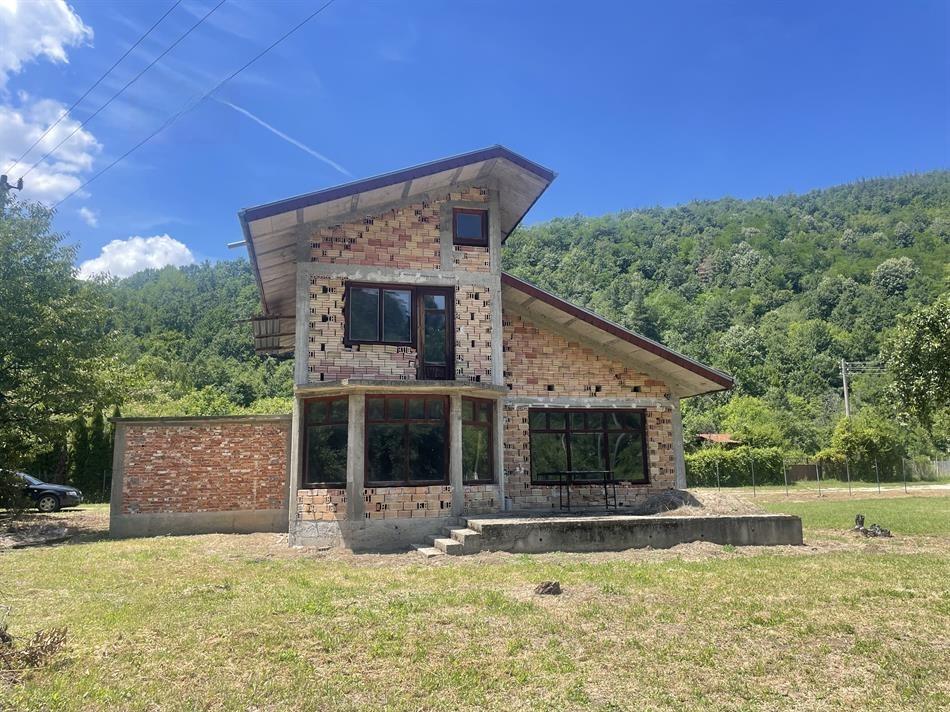 House for Sale in Karamichevtsi, Gabrovo
