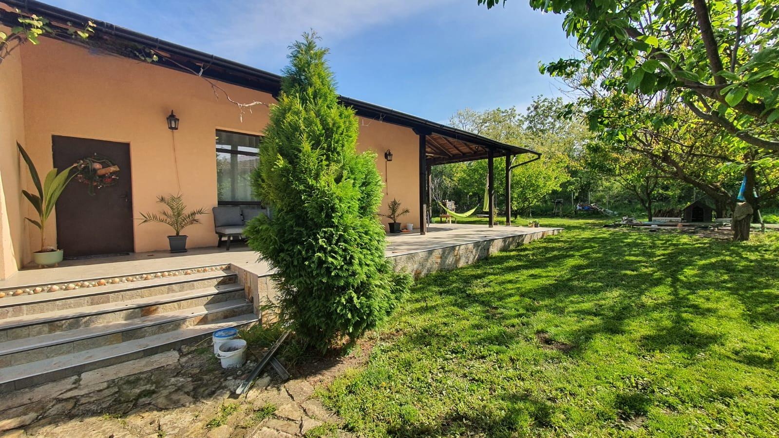 House for Sale in Sredno selo, Varna